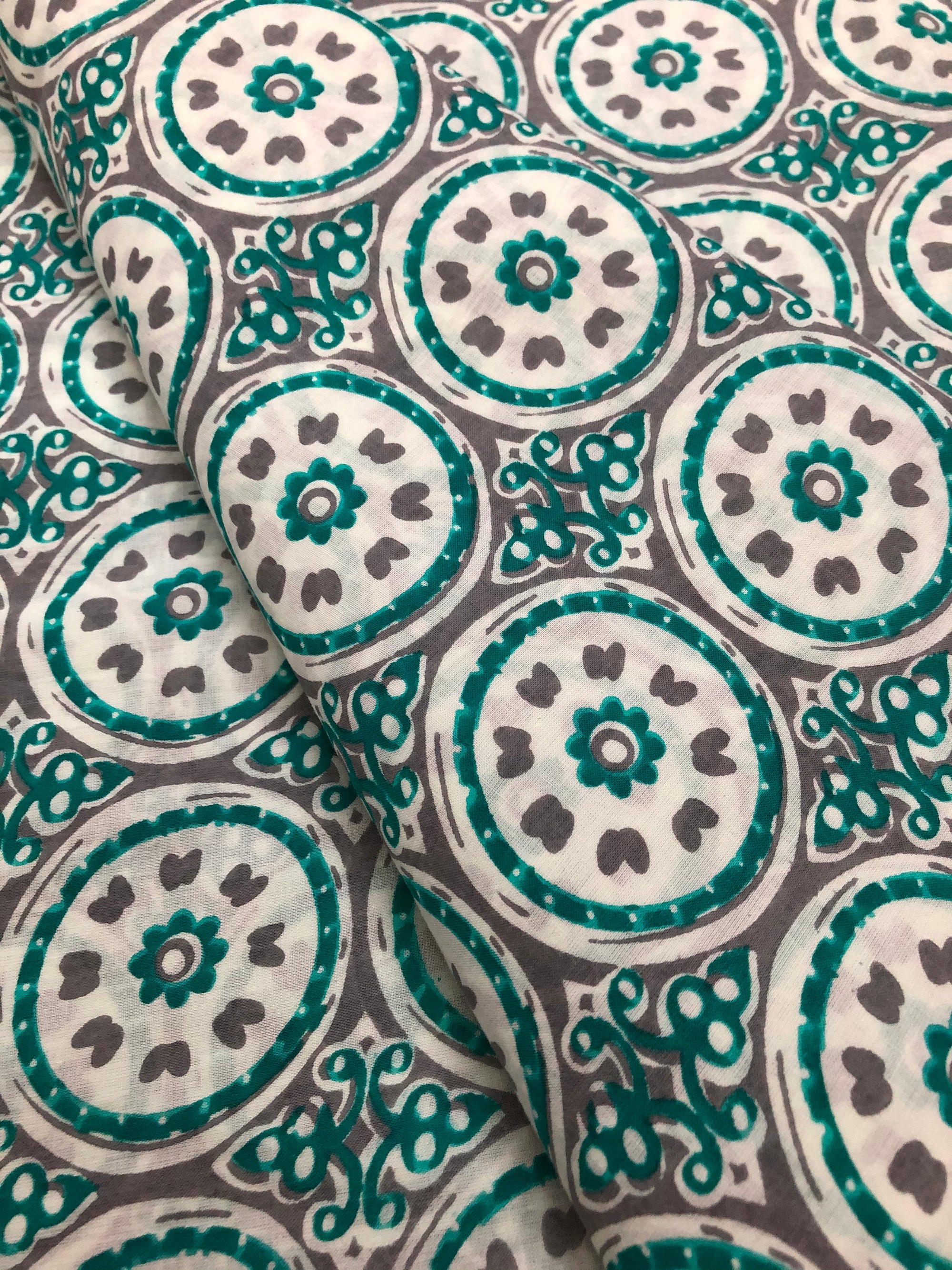 Printed cotton fabric 80 cms cut