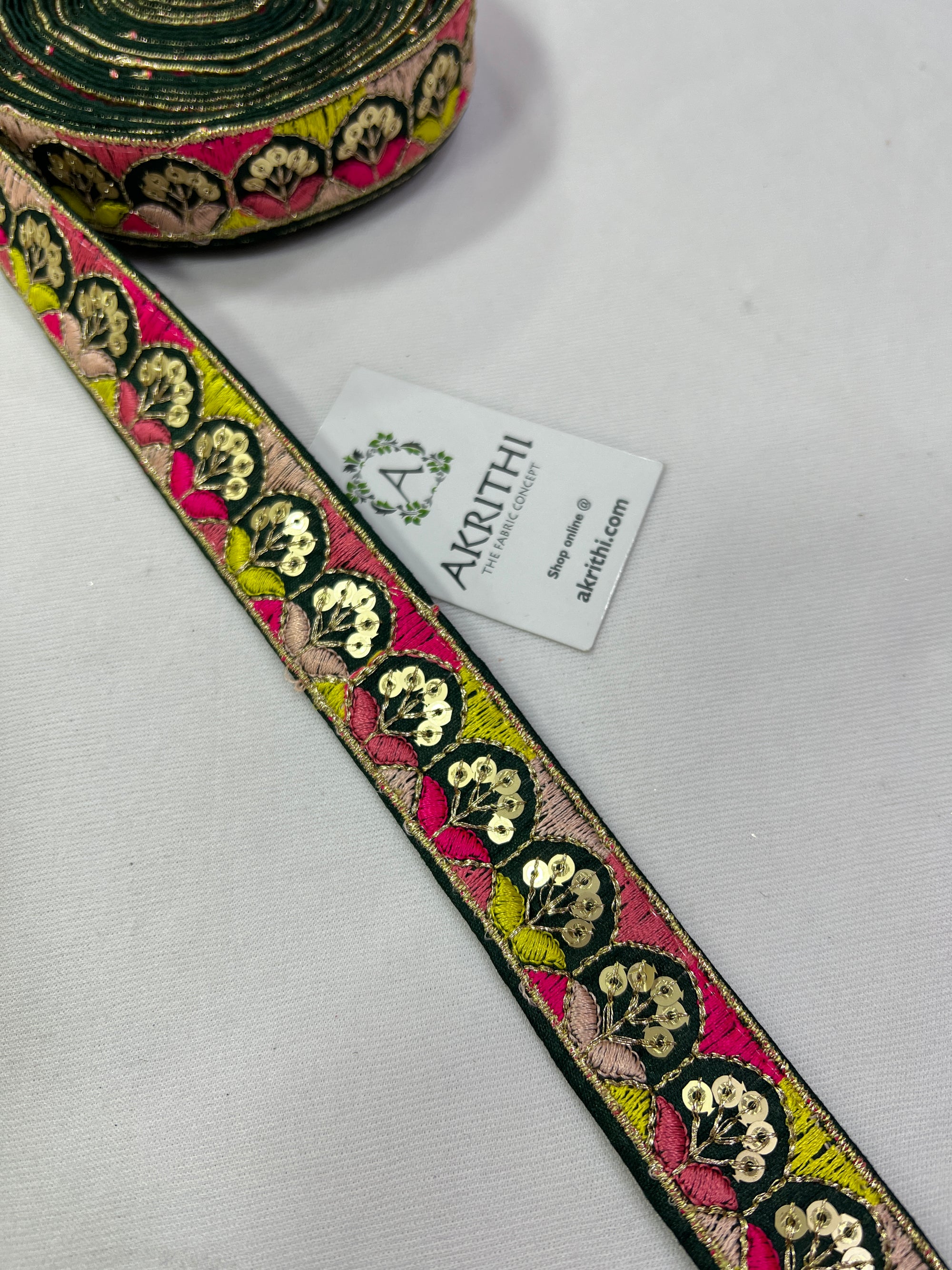 Embroidered lace 9 metres roll