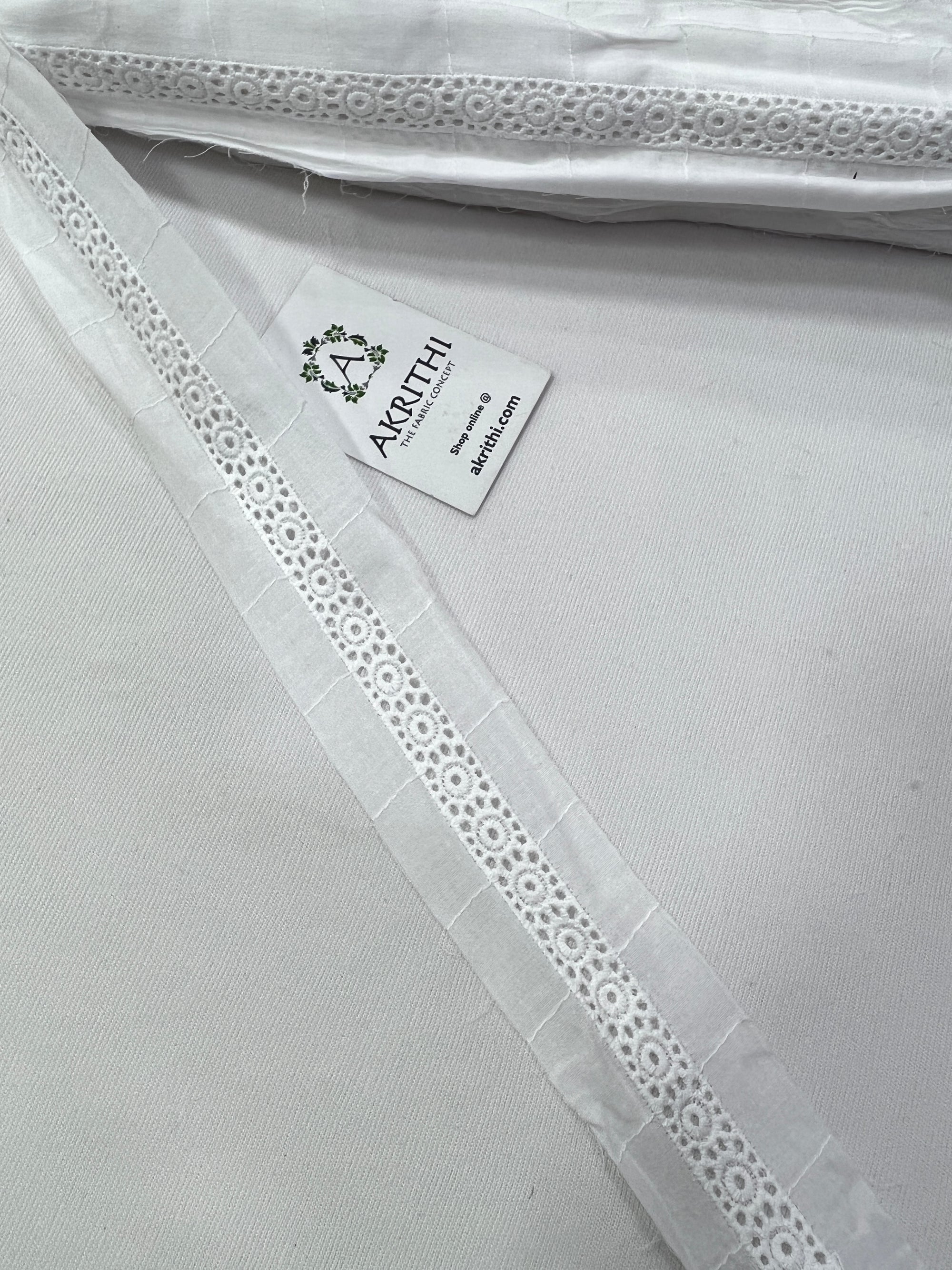 Cotton white lace per metre