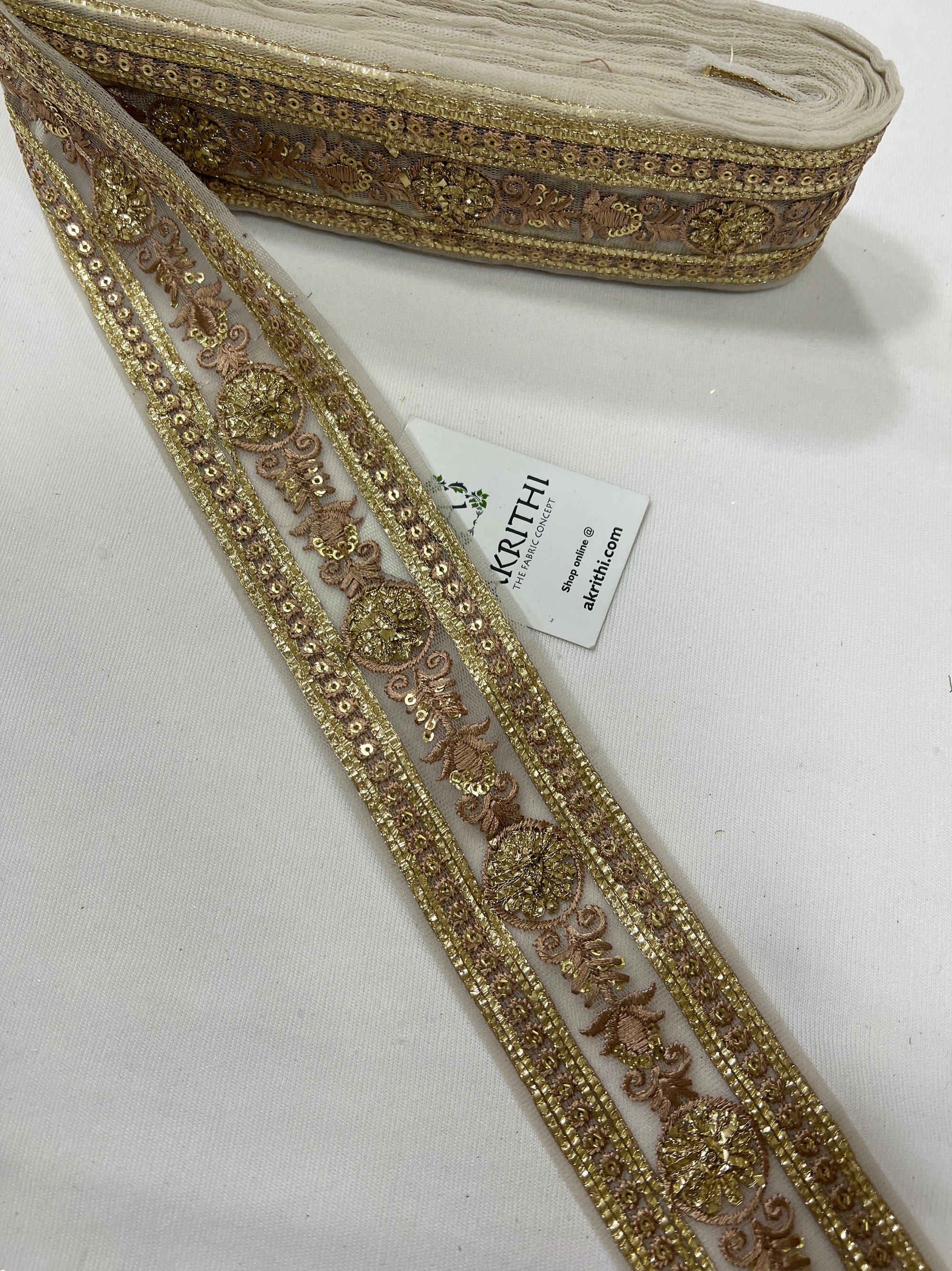 Embroidered lace 9 metres roll