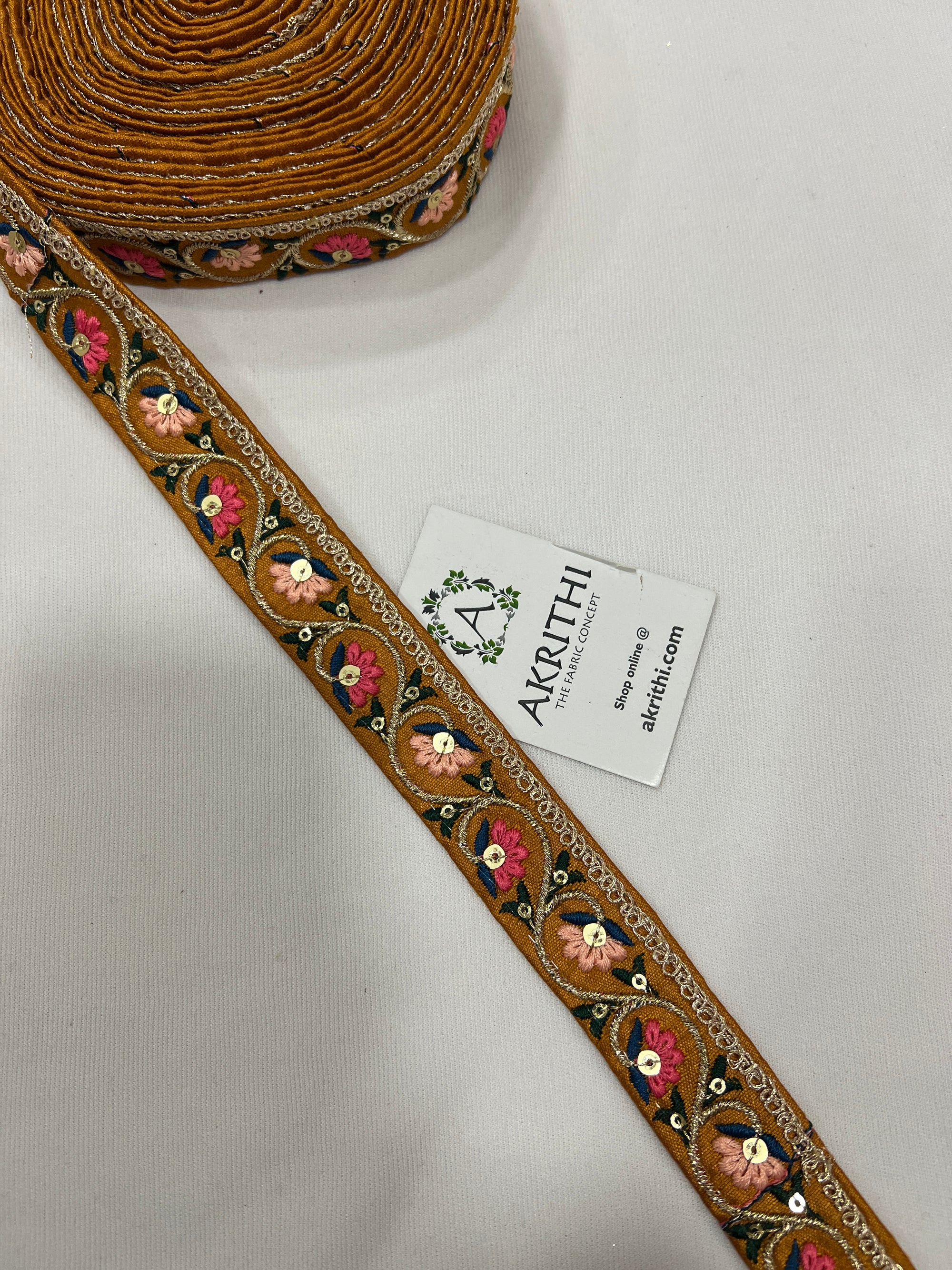 Embroidered lace 9 metres roll
