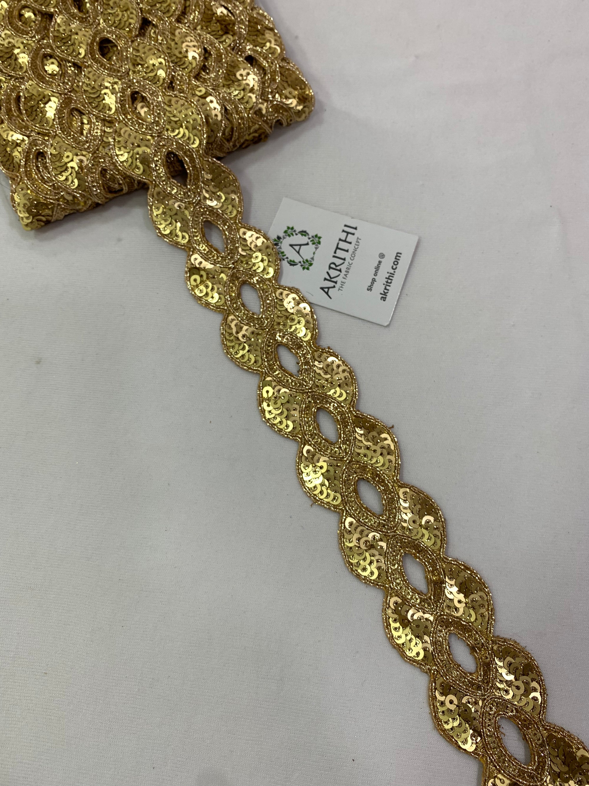 Embroidered gold lace 9 metres roll