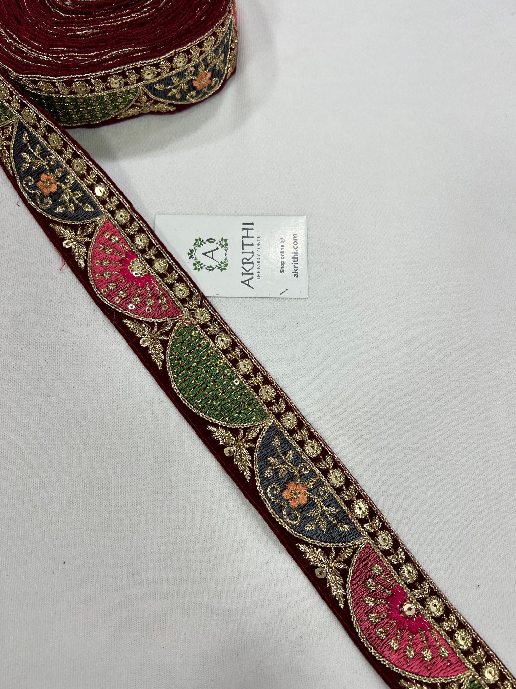 Embroidered lace 9 metres roll