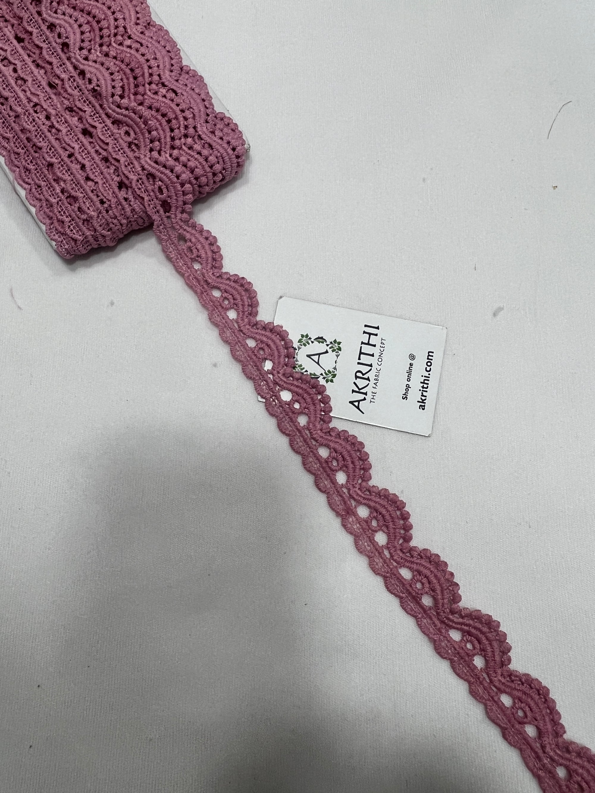 Lace per metre