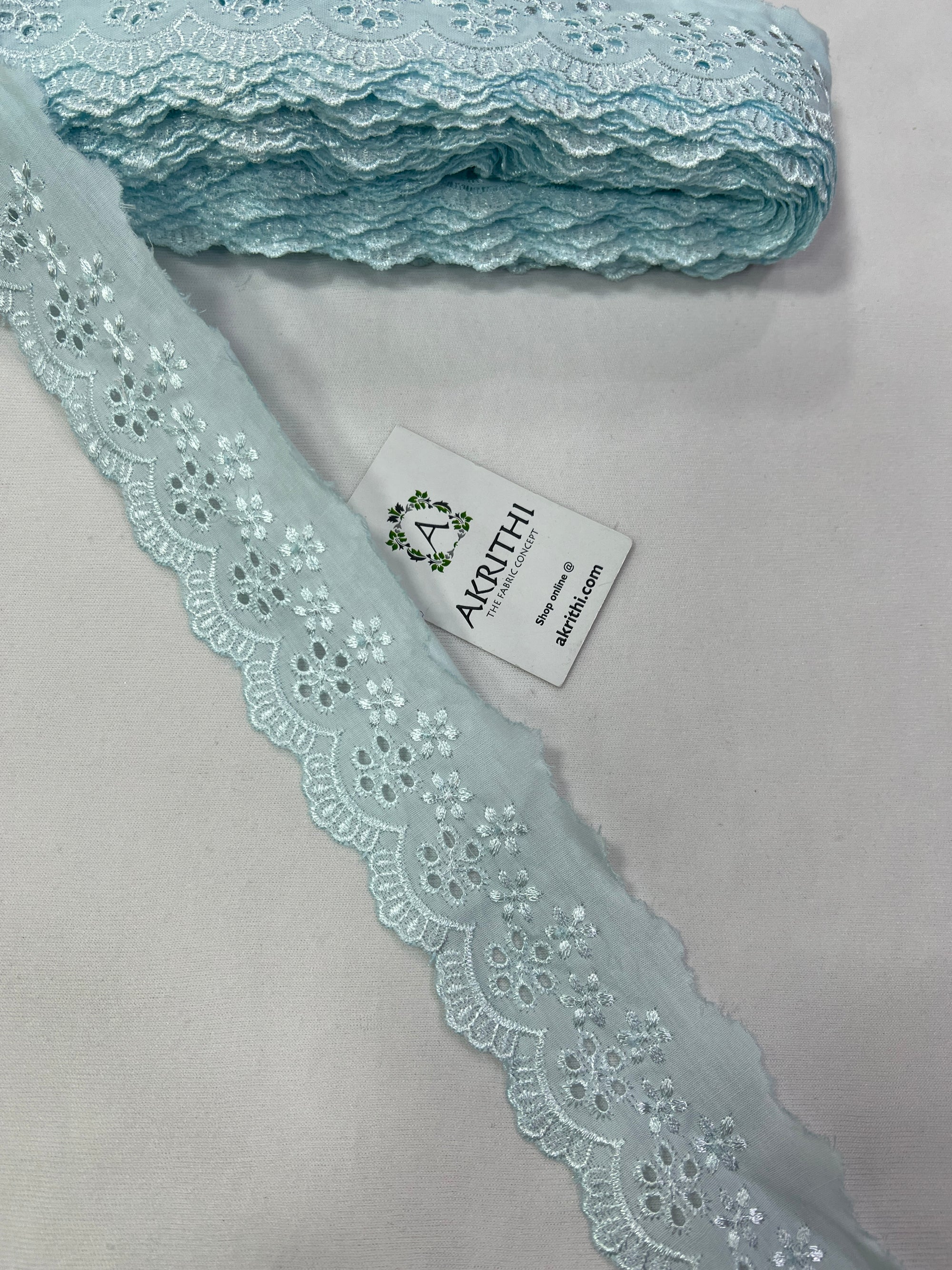 Cotton lace per metre