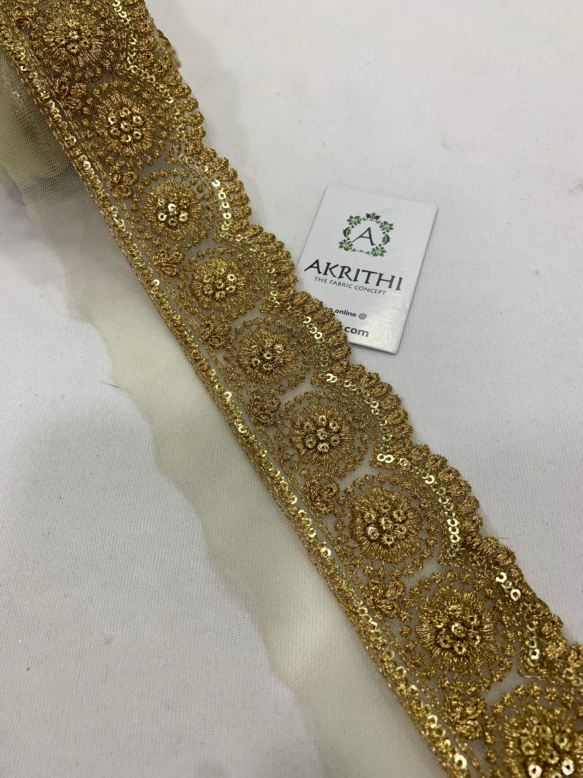 Embroidered lace 9 metres roll