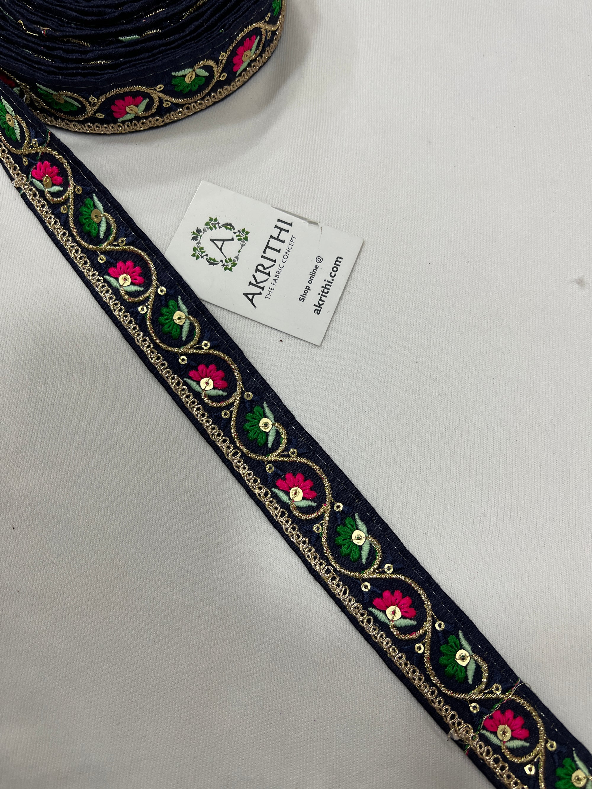 Embroidered lace 9 metres roll