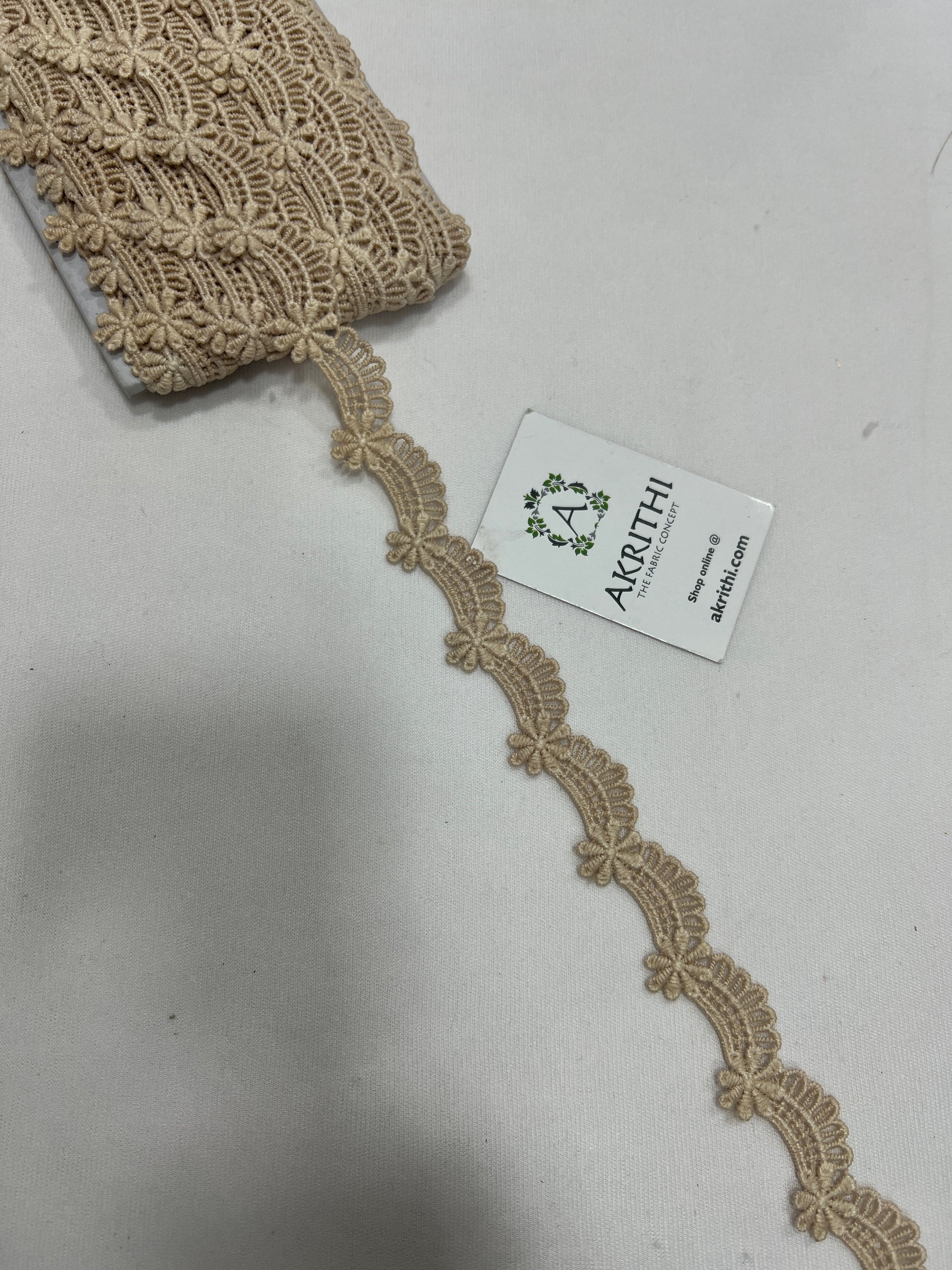 Lace per metre