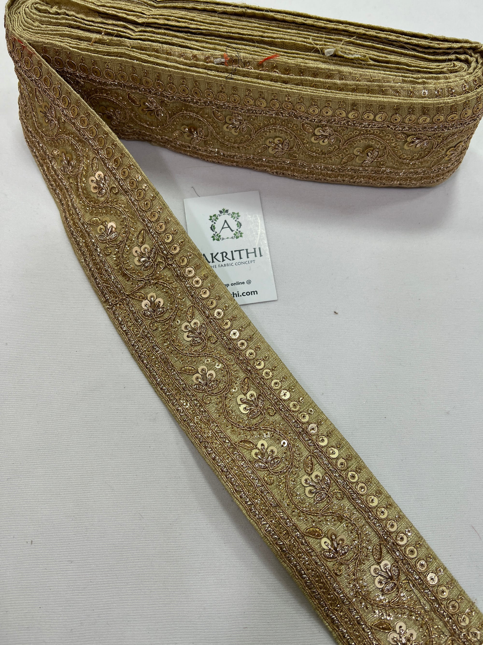 Embroidered lace 9 metres roll