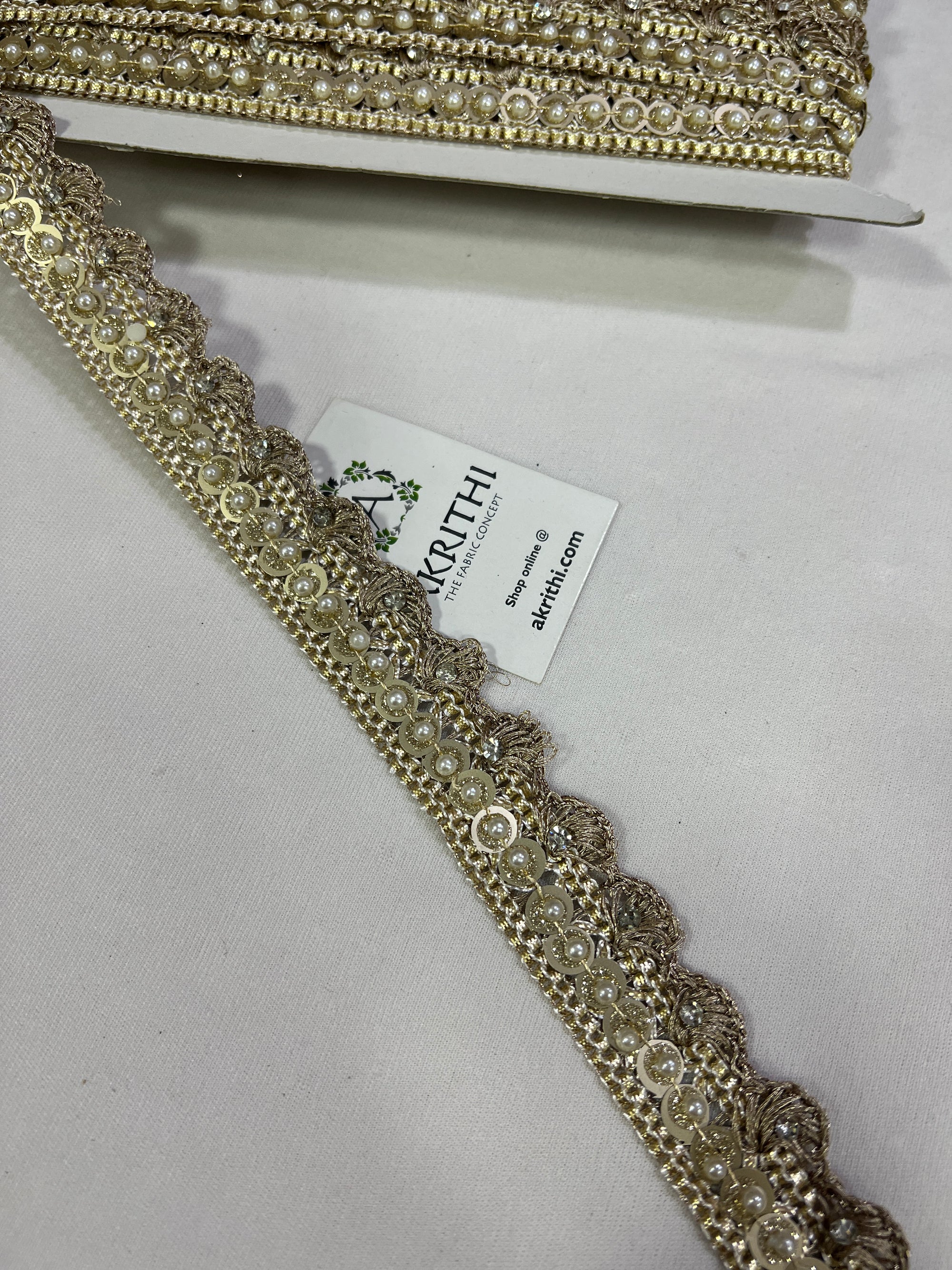 Embroidered lace 9 metres roll
