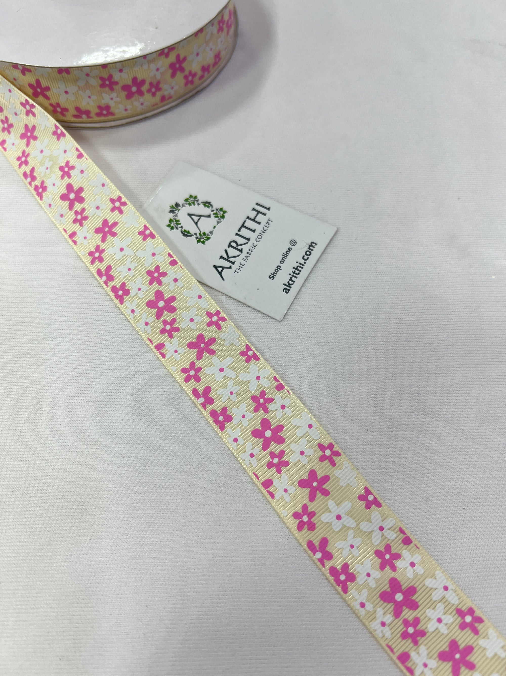 Lace per metre