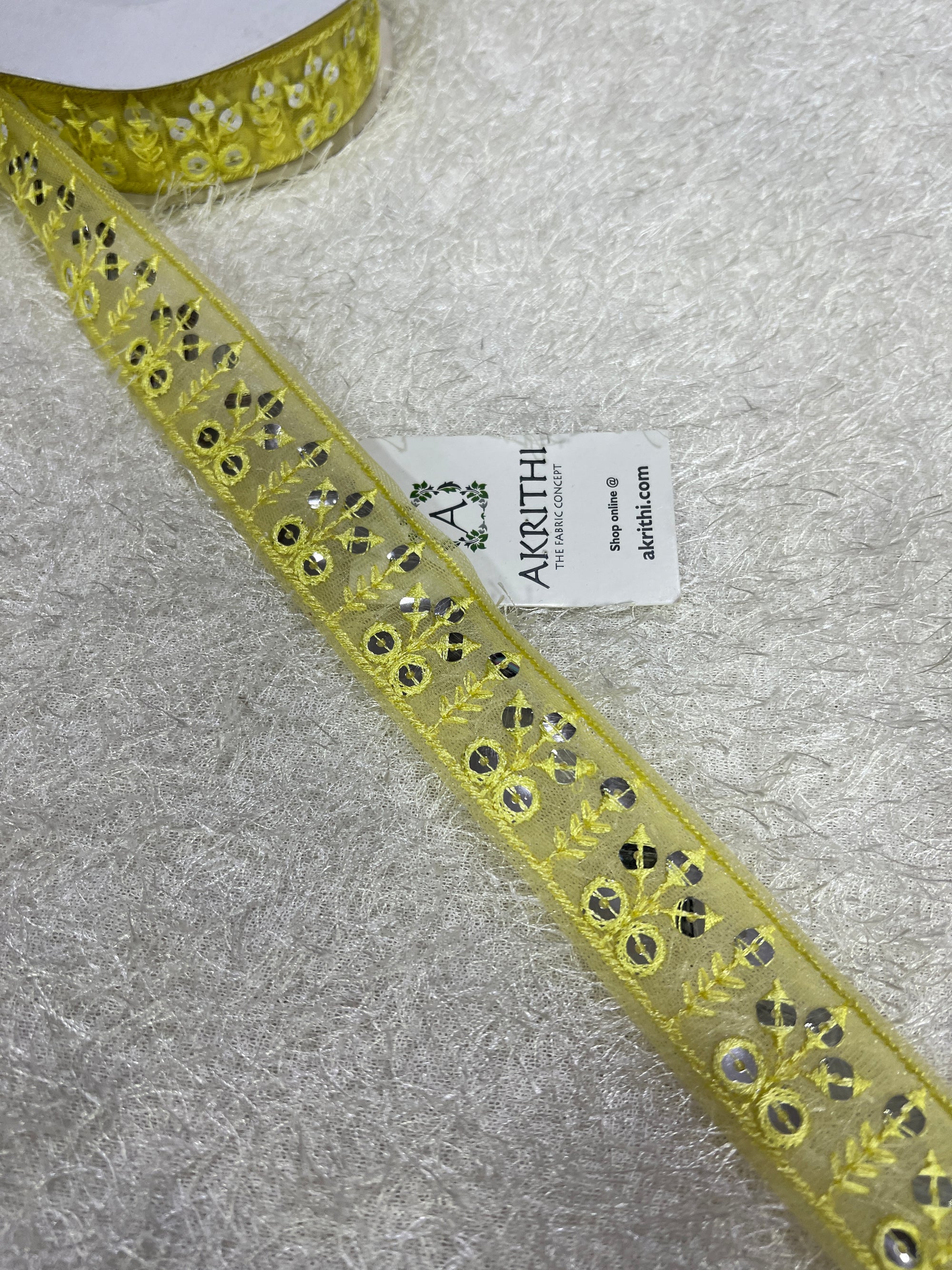 Embroidered lace 9 metres roll