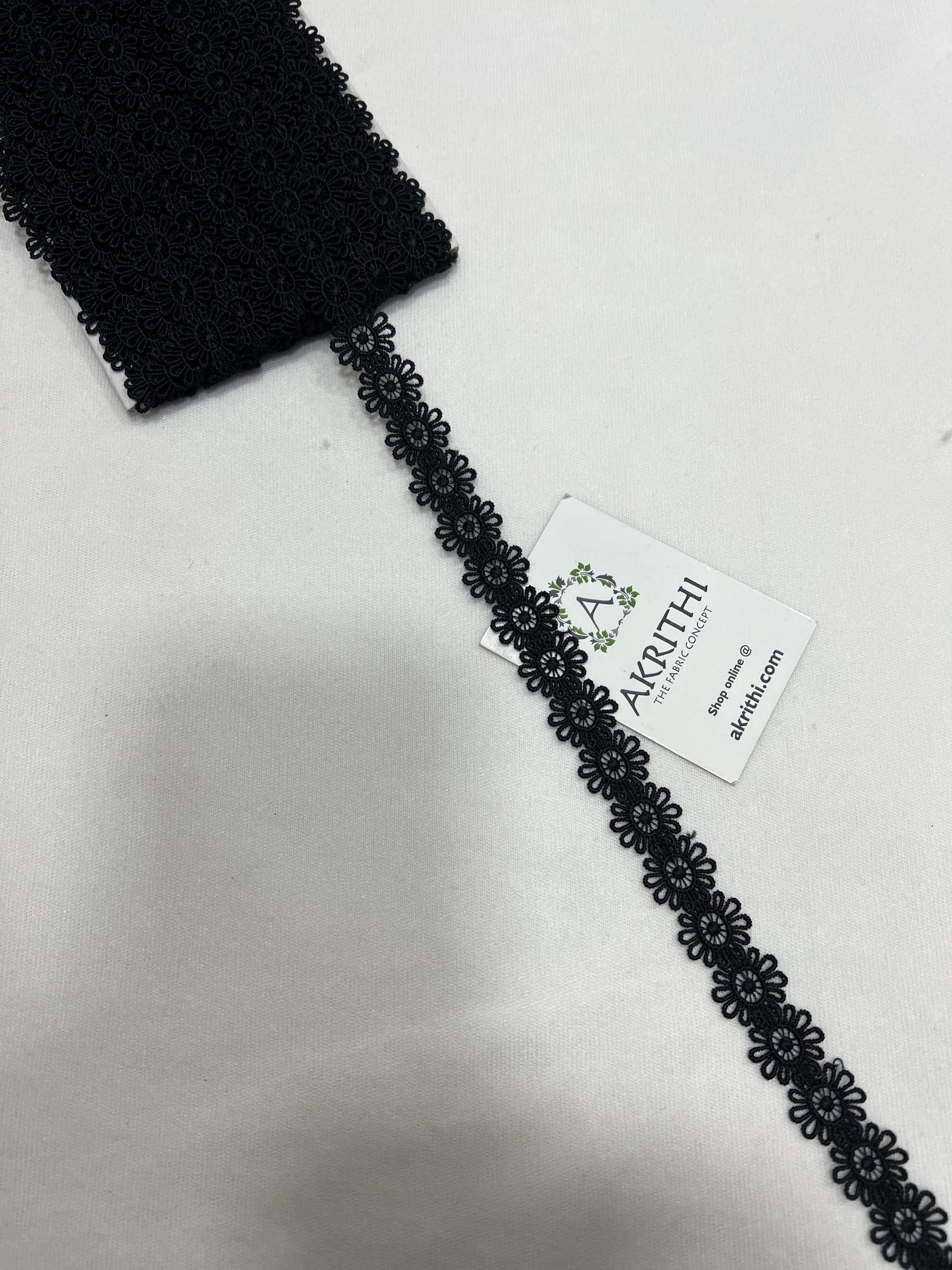 Lace per metre