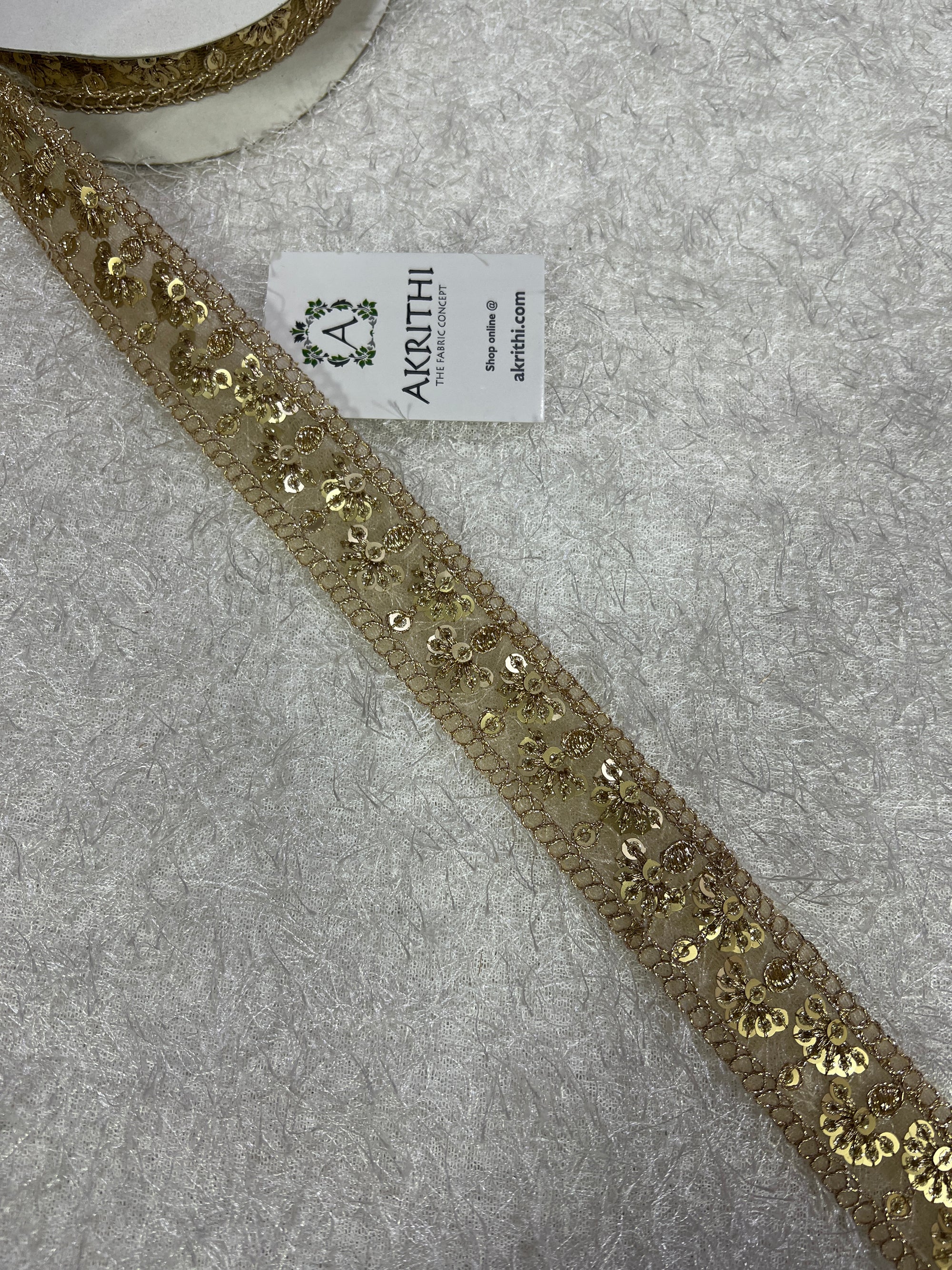 Embroidered lace 9 metres roll