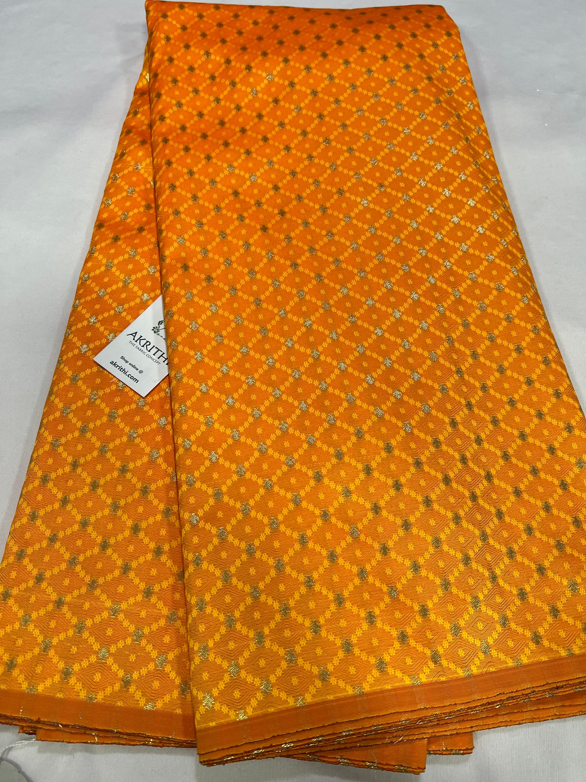 Banarasi tanchoi Butti brocade fabric