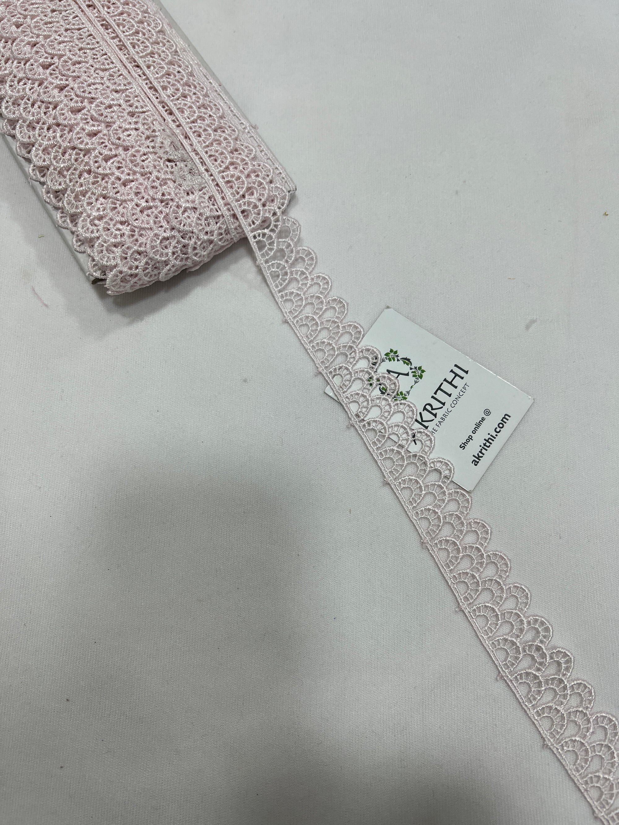 Lace per metre