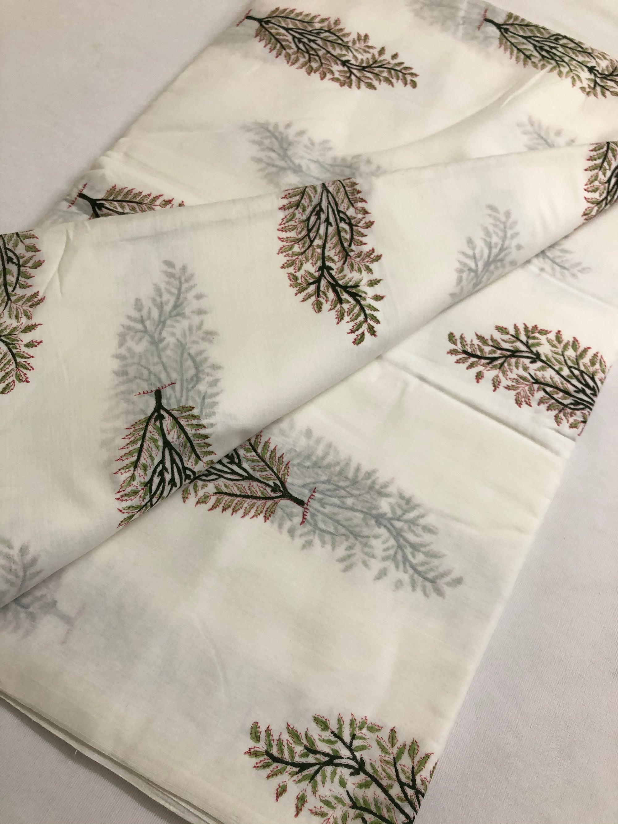 Printed mul cotton fabric