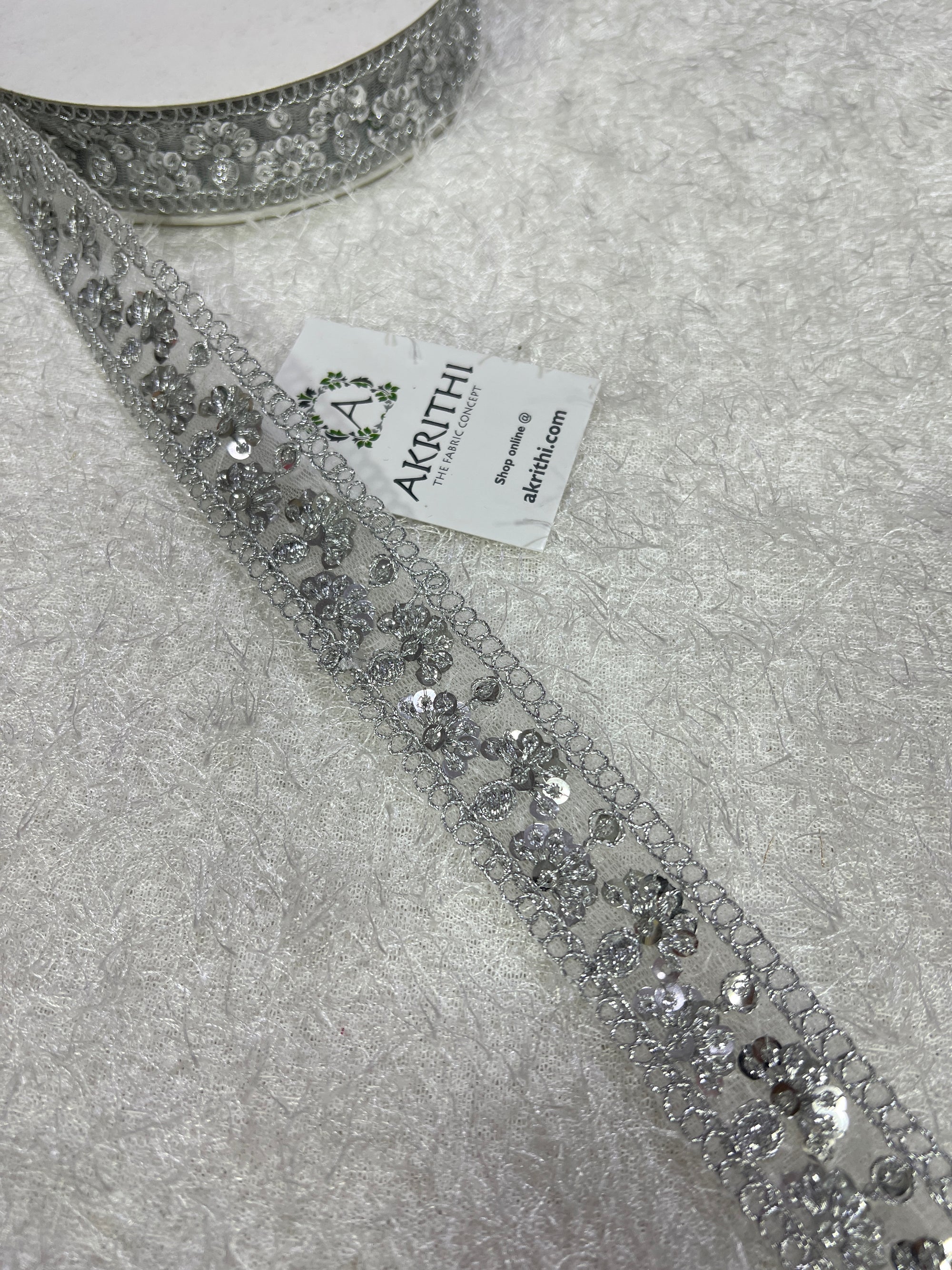 Embroidered lace 9 metres roll