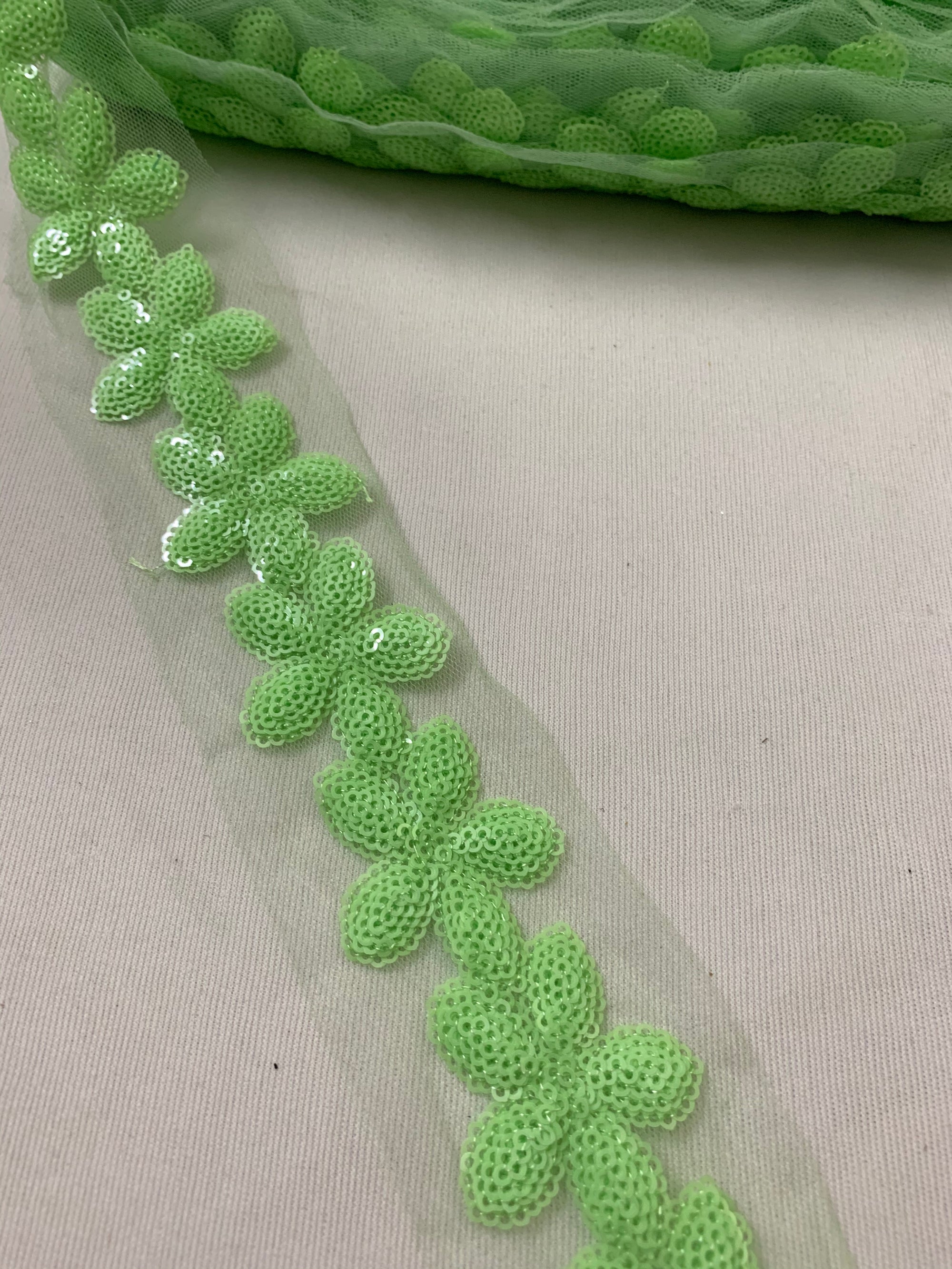 Embroidered lace 9 metres roll