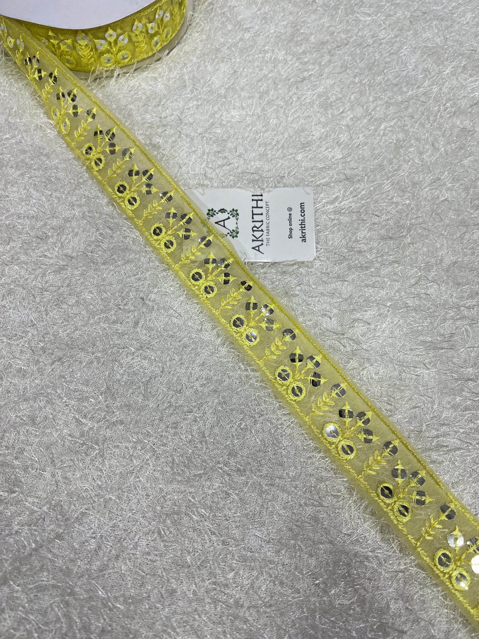 Embroidered lace 9 metres roll