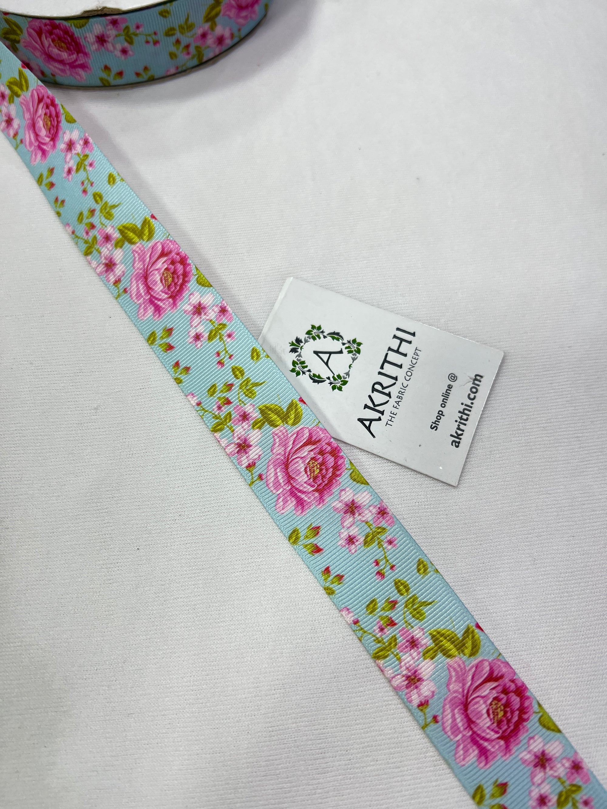 Lace per metre