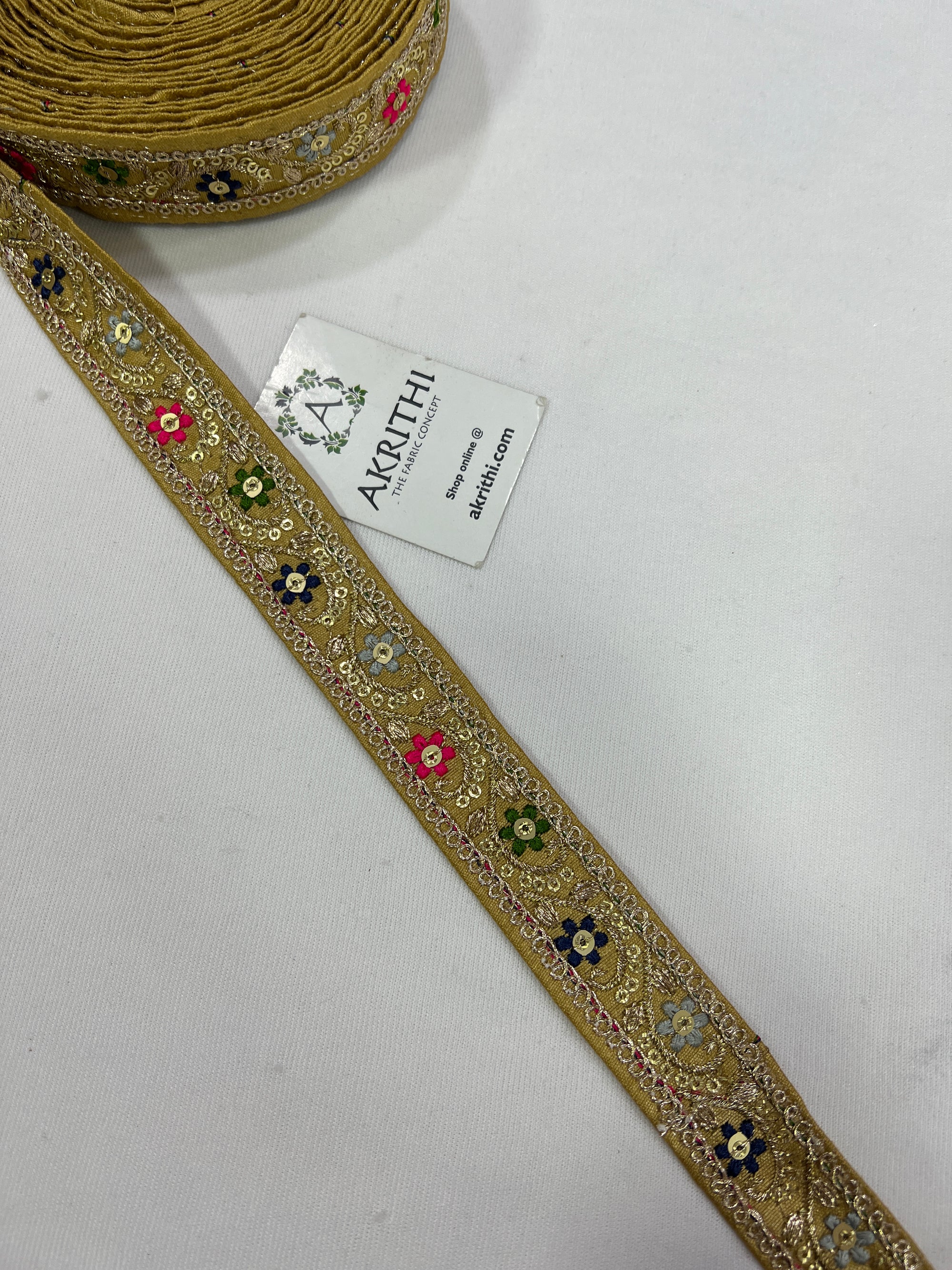 Embroidered lace 9 metres roll
