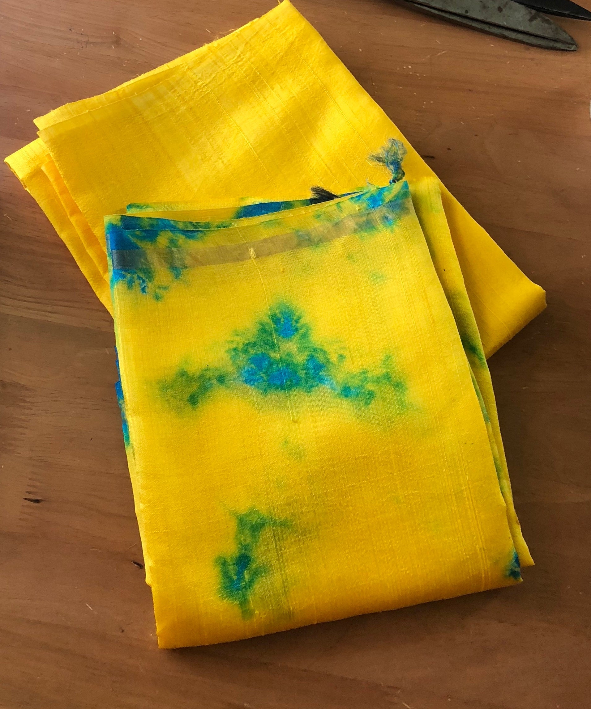 Pure raw silk top with tie and dye dupatta