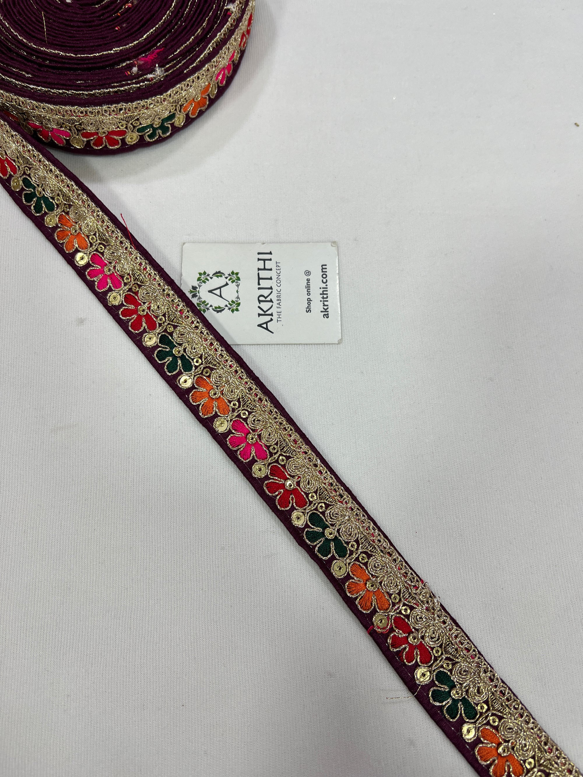 Embroidered lace 9 metres roll