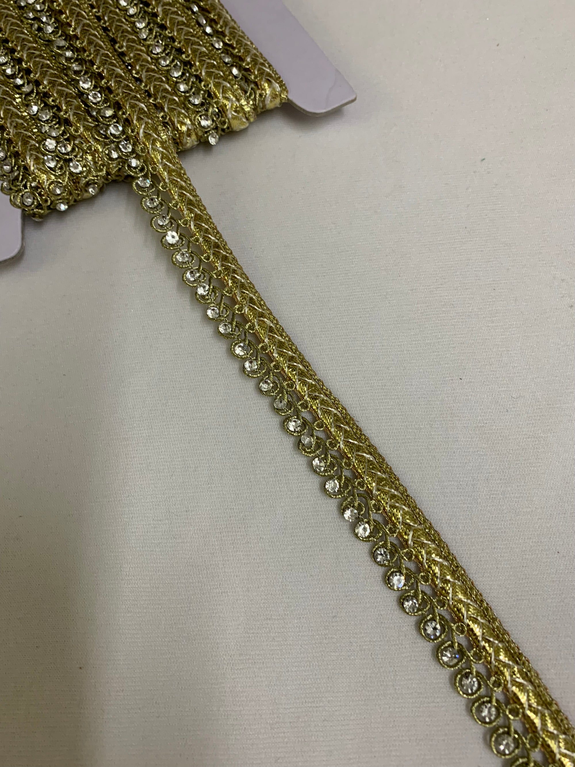 Embroidered lace 9 metres roll