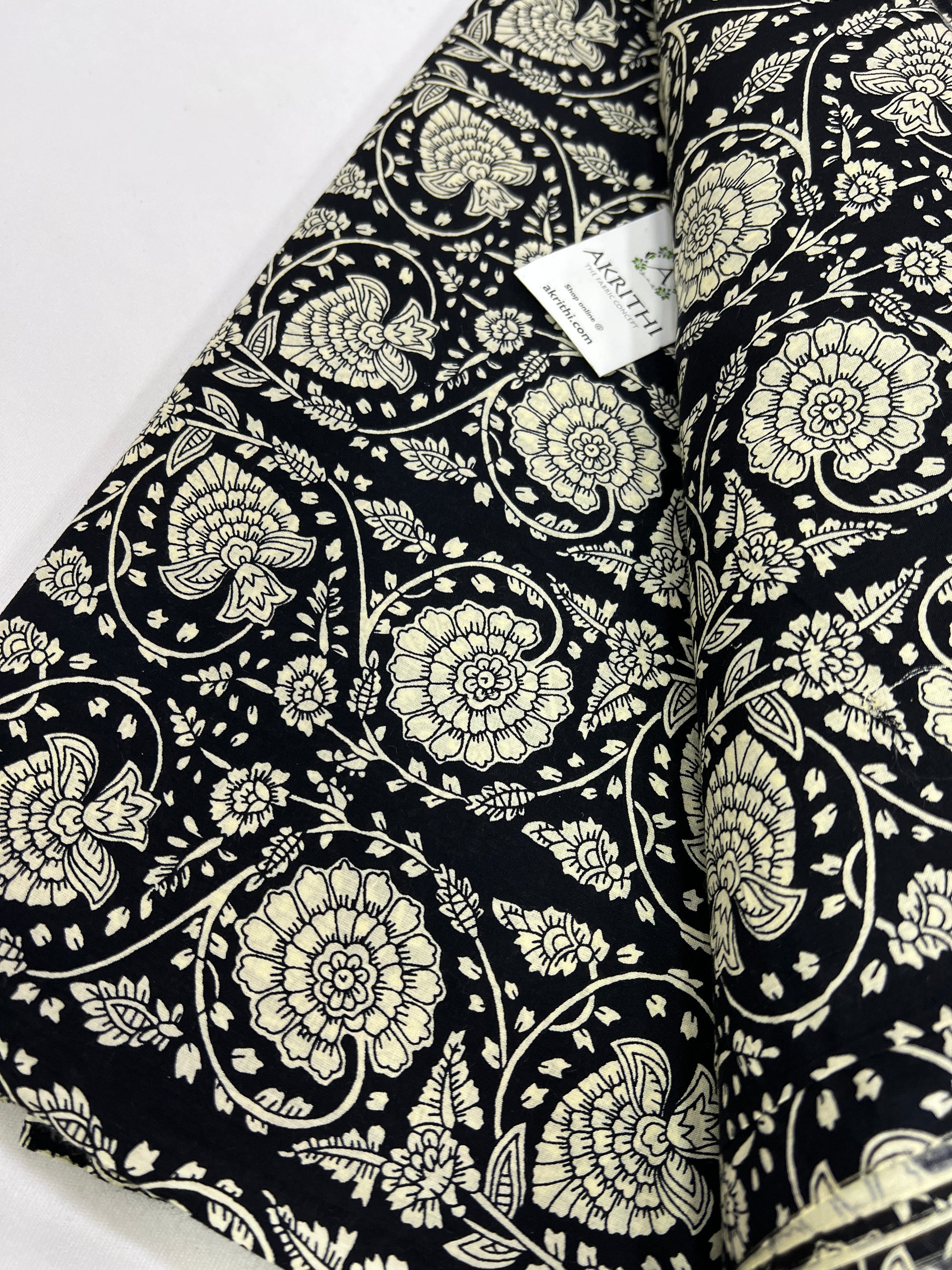 Printed pure cotton fabric