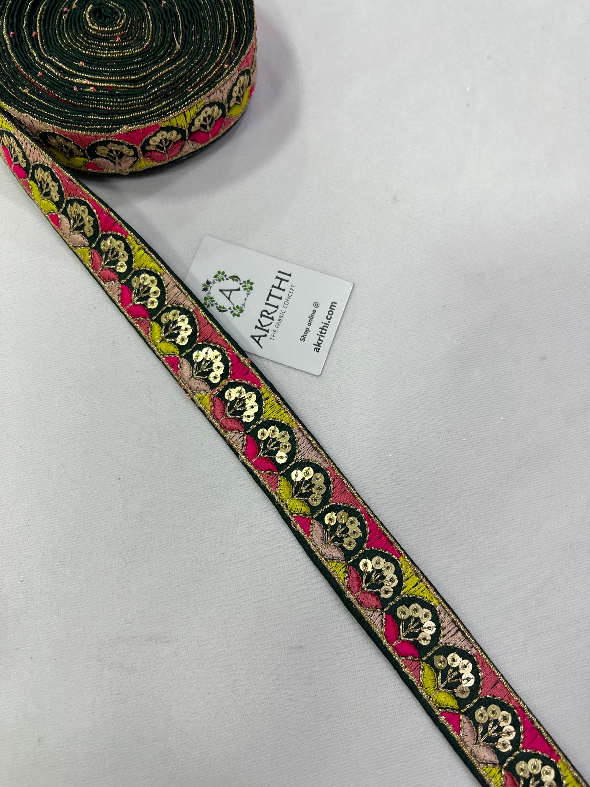 Embroidered lace 9 metres roll