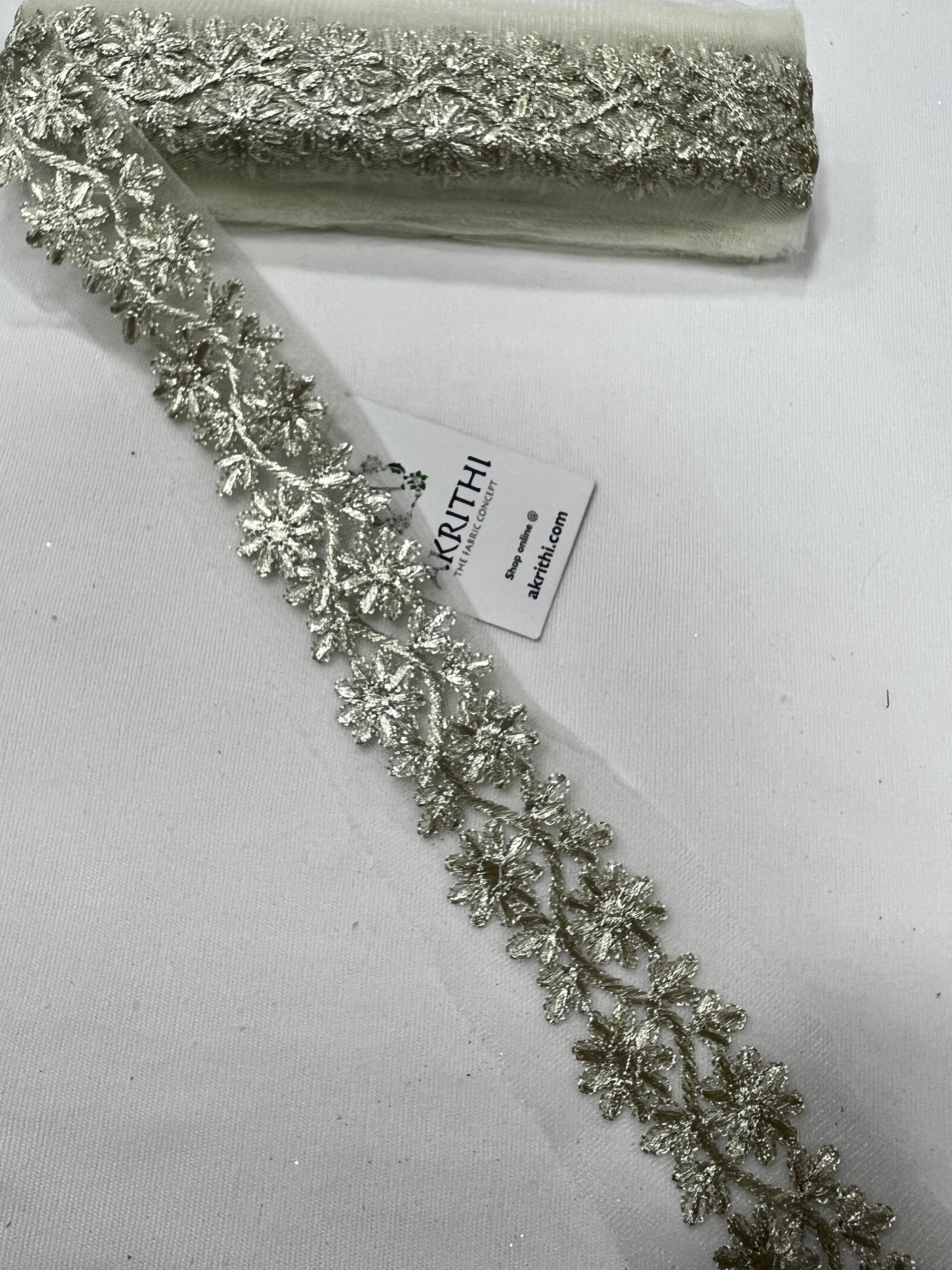 Embroidered lace 9 metres roll