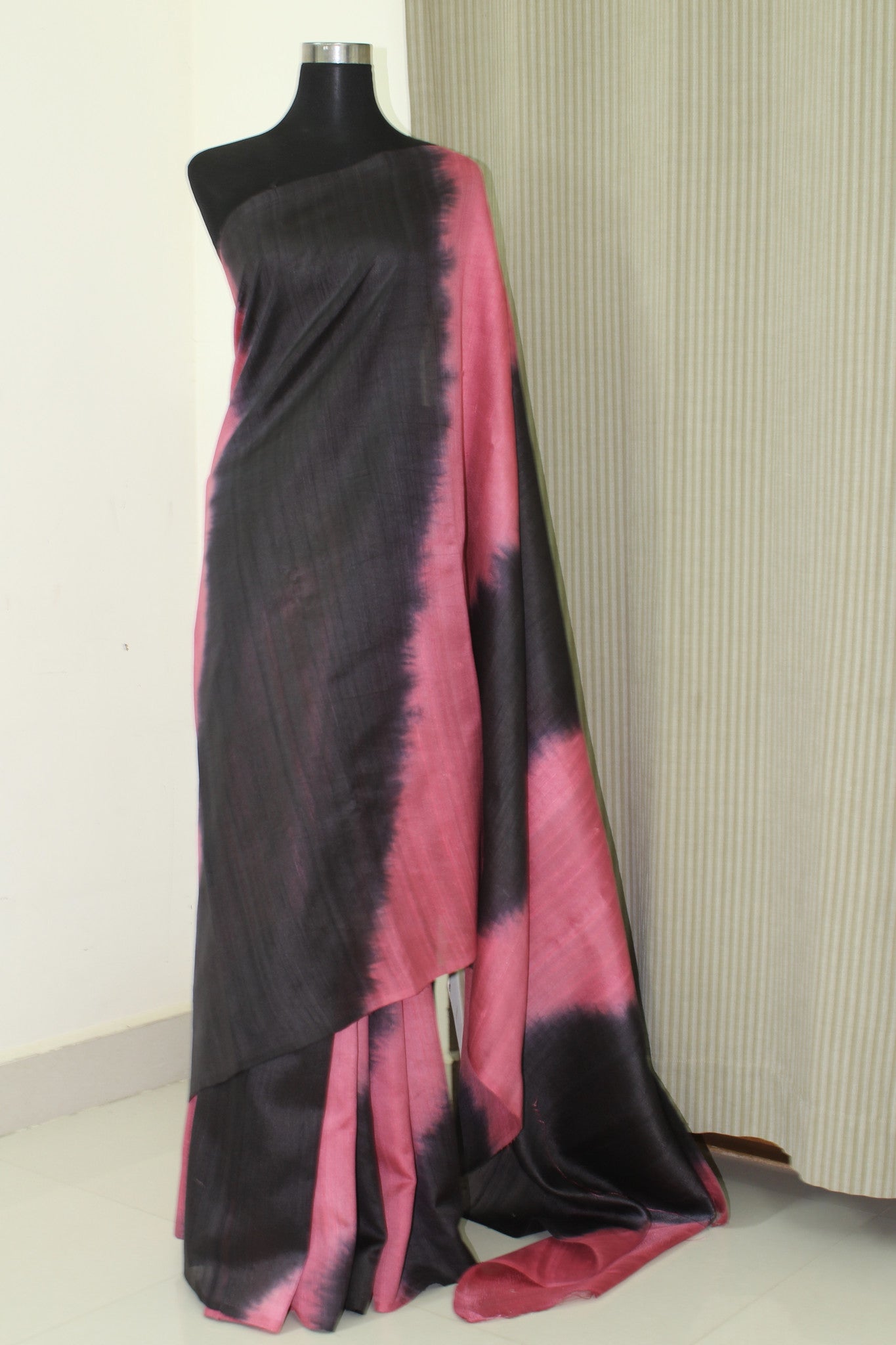 Pure raw silk saree dyed in alternate double shade