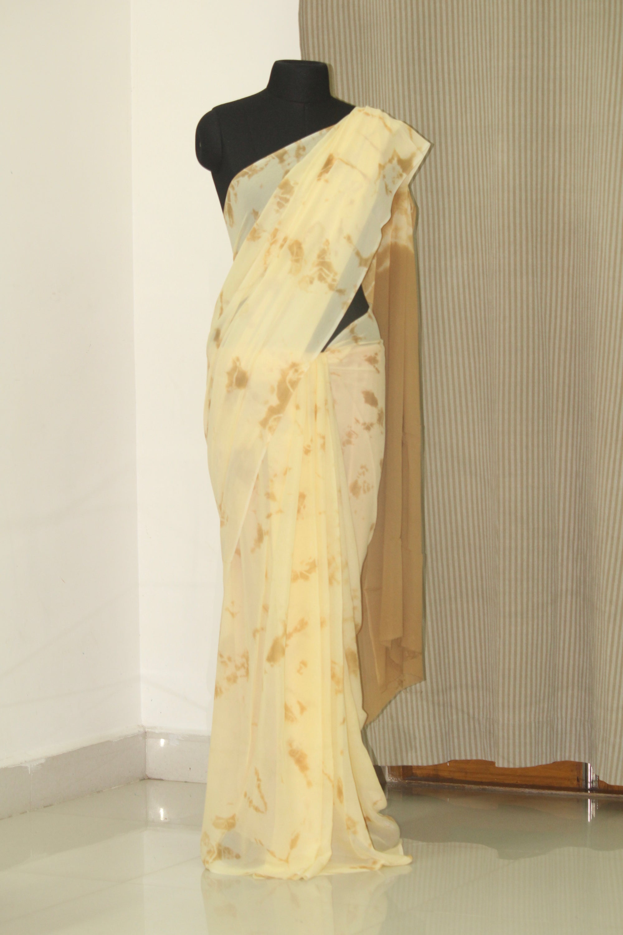 Shibori tie and dye georgette saree