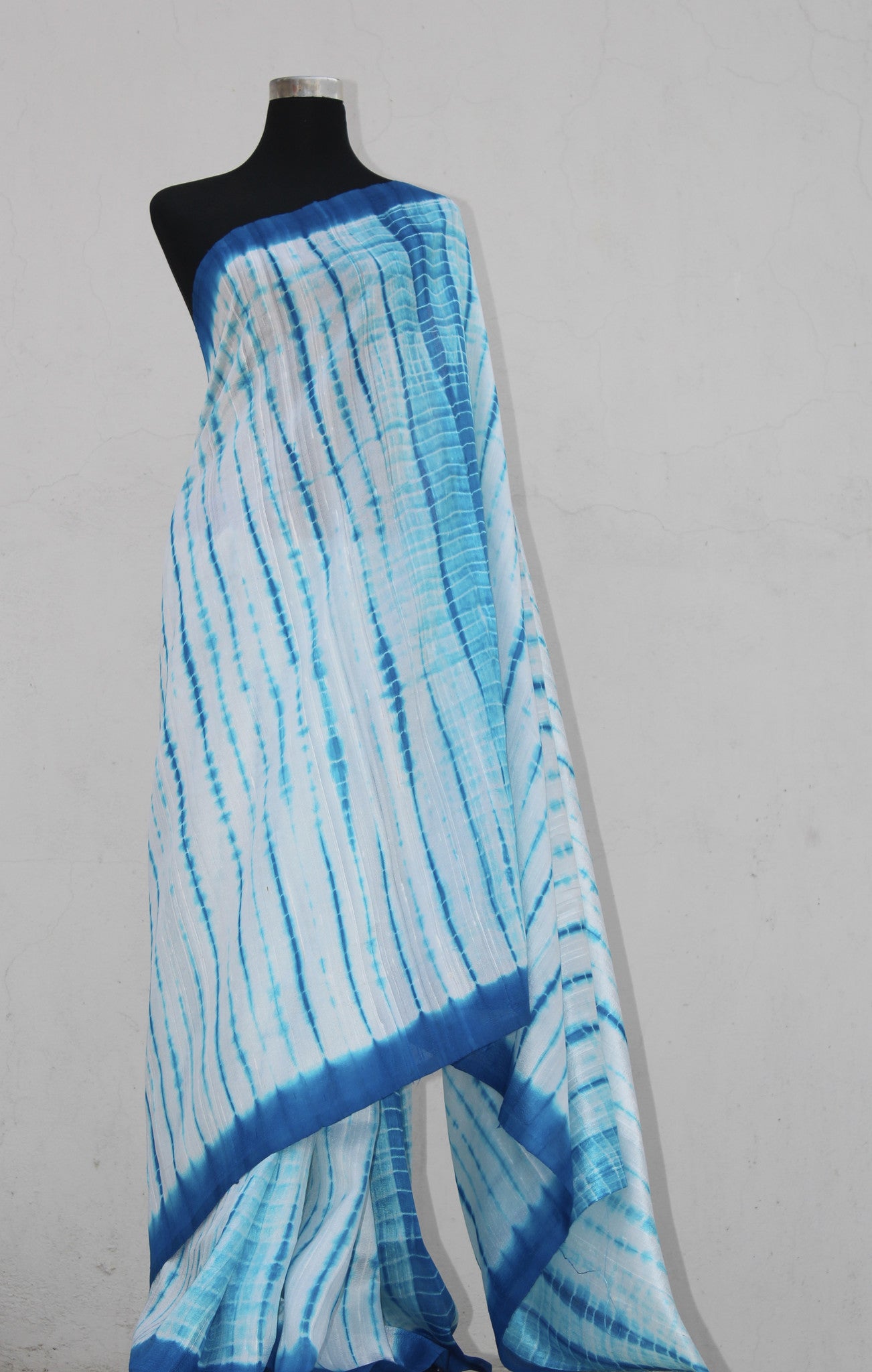 Pure raw silk saree, pure silk saree, tie and dye saree , tie and dye raw silk saree, shibori saree online.