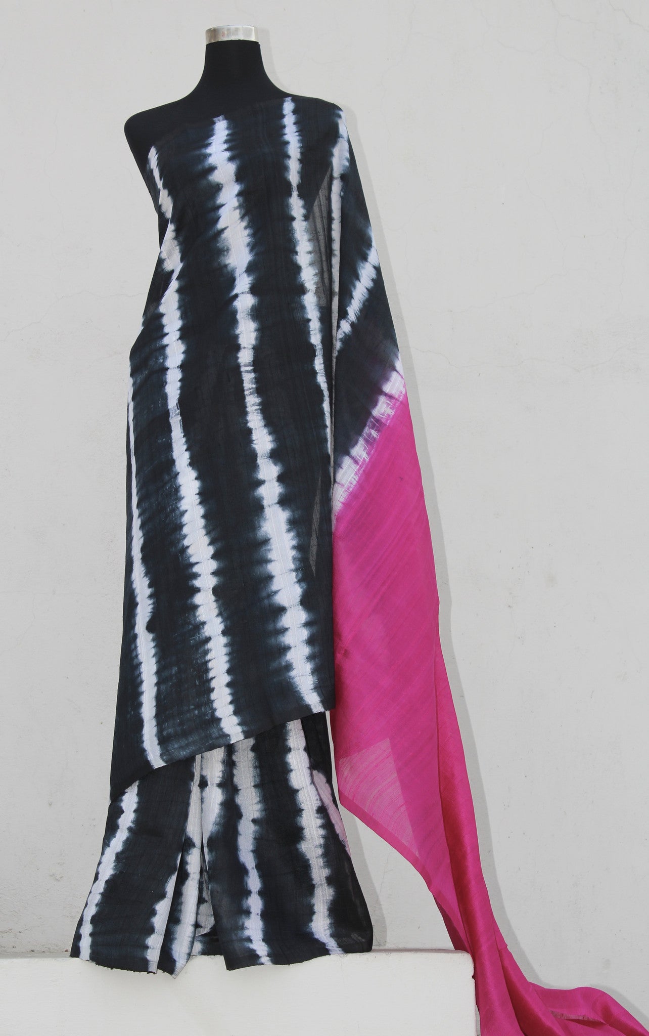 Pure raw silk saree, pure silk saree, tie and dye saree , tie and dye raw silk saree, shibori saree online.
