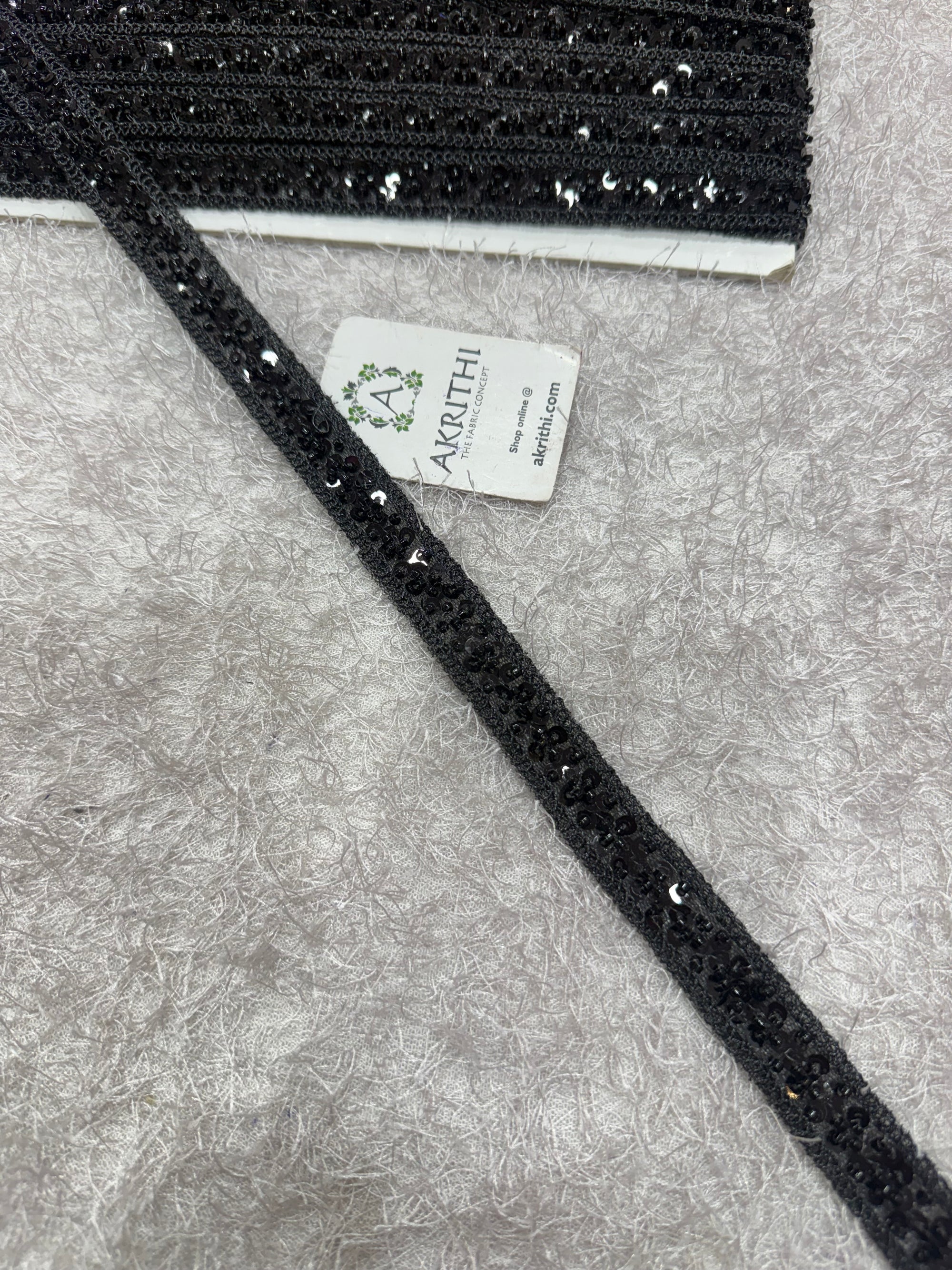 Embroidered lace 9 metres roll