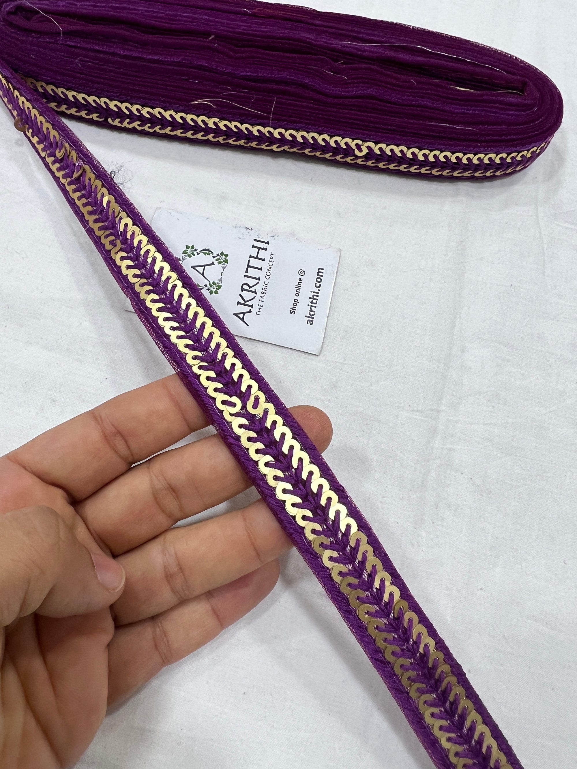 Embroidered lace 9 metres roll