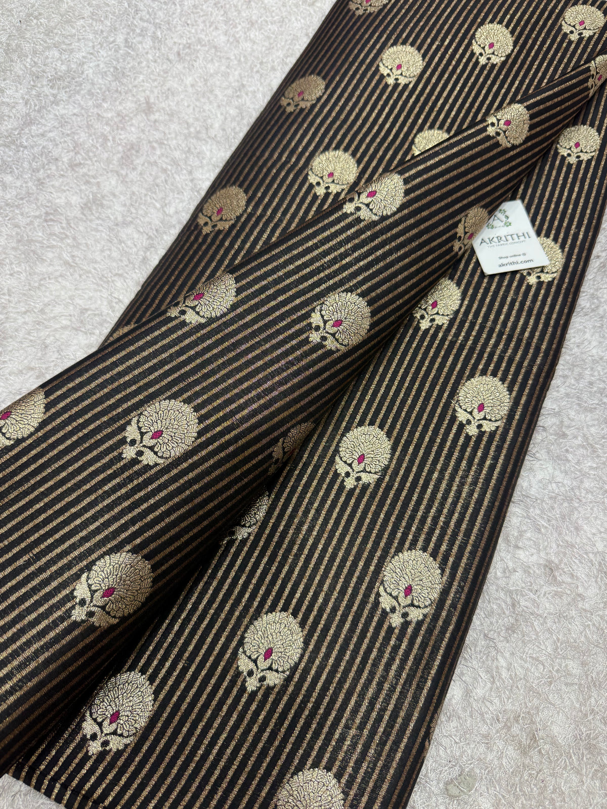 Pure Banarasi brocade with meena butti antique zari fabric
