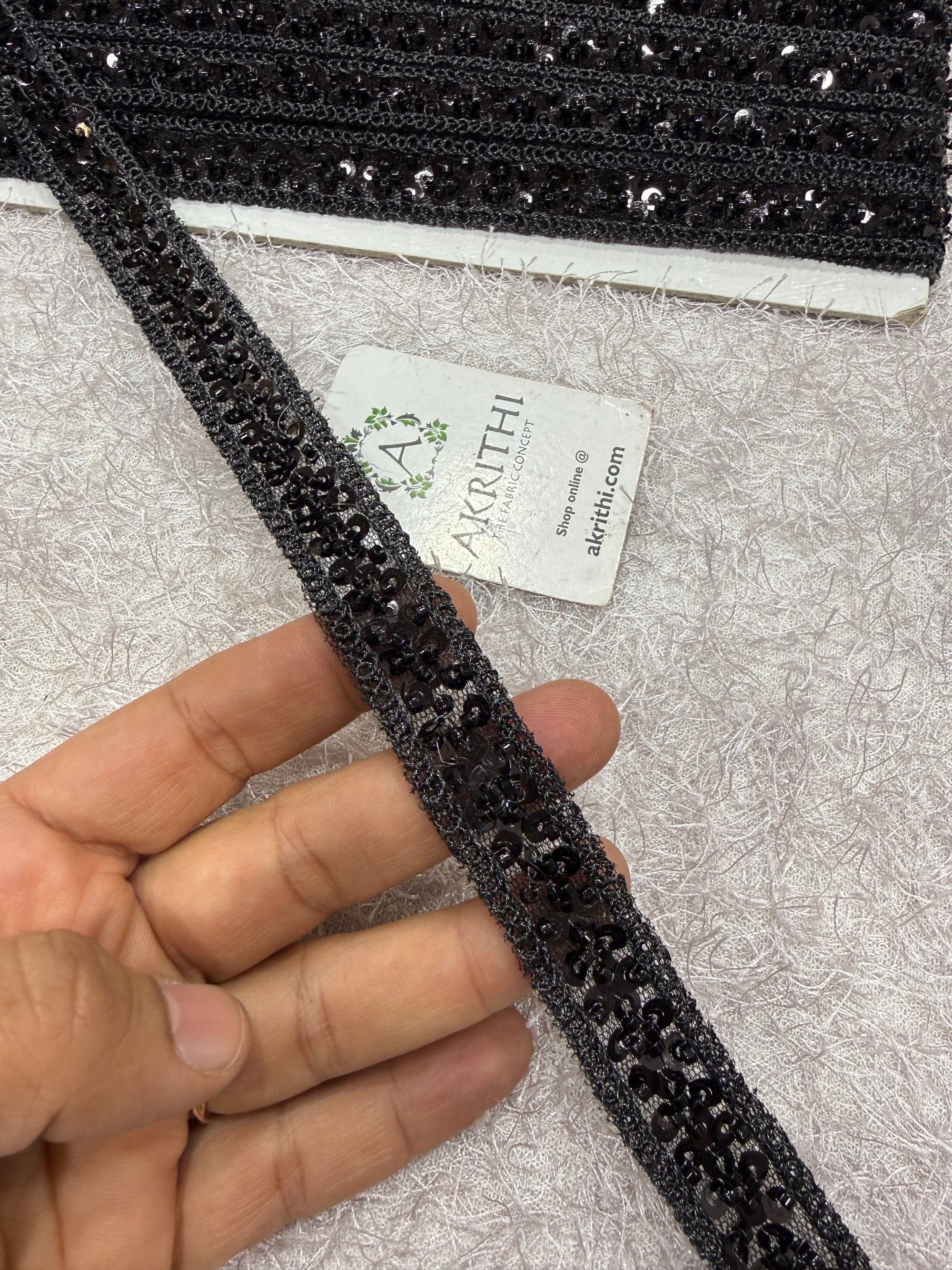 Embroidered lace 9 metres roll