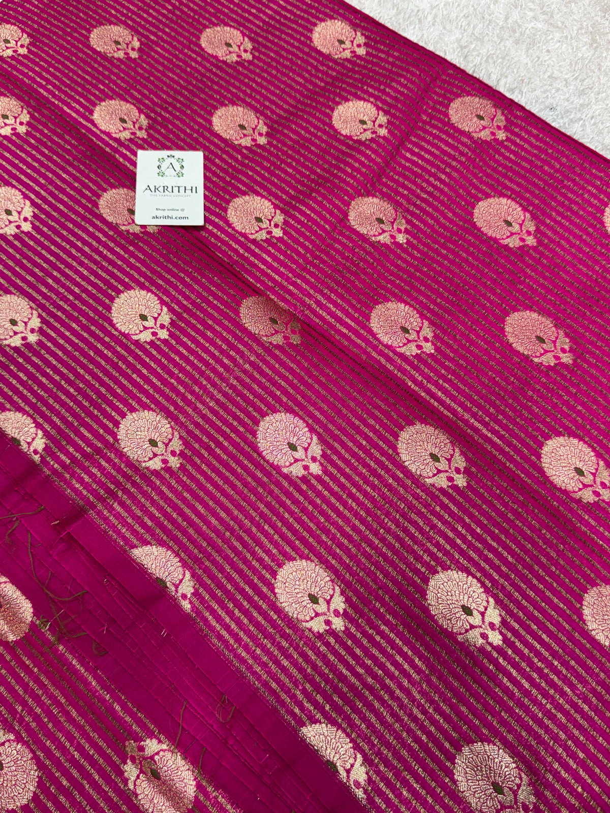 Pure Banarasi brocade with meena butti antique zari fabric