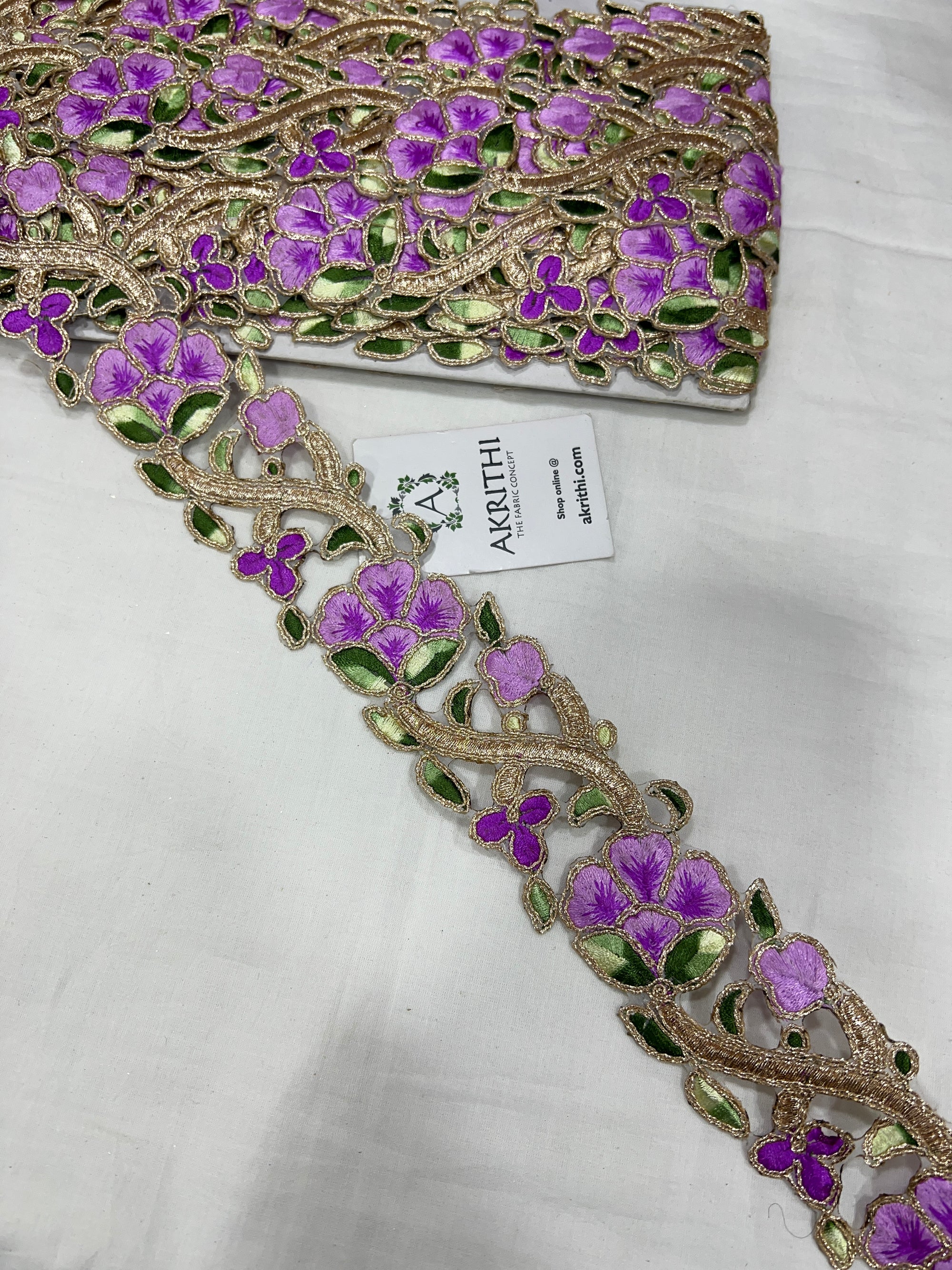 Embroidered lace 9 metres roll