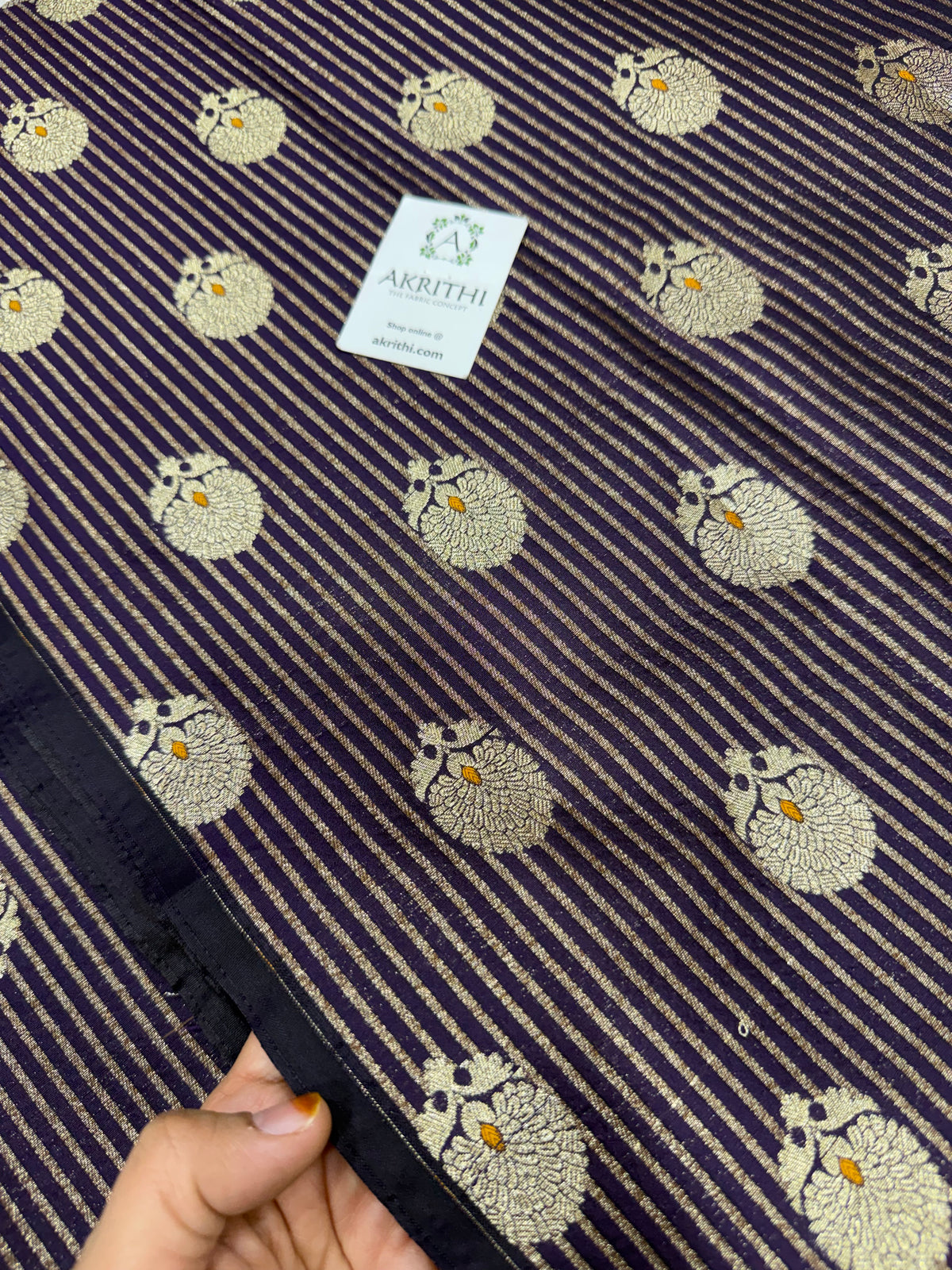 Pure Banarasi brocade with meena butti antique zari fabric