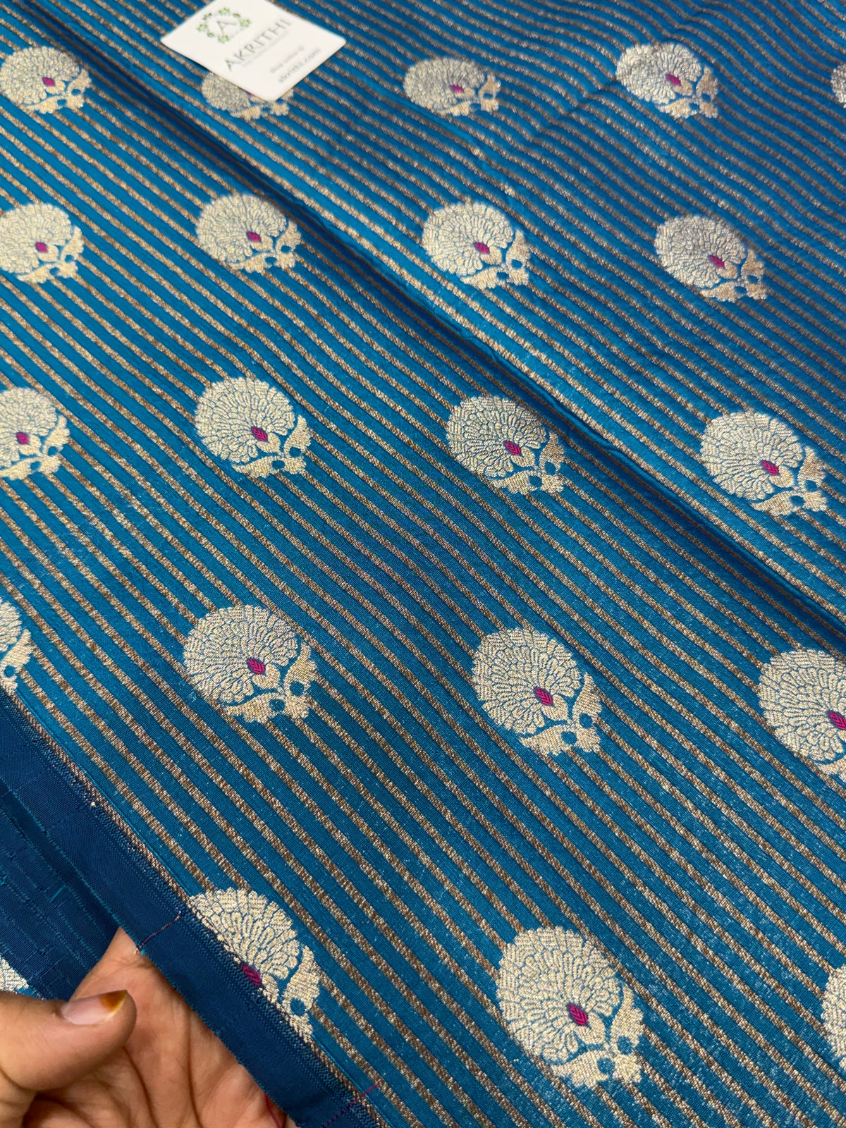 Pure Banarasi brocade with meena butti antique zari fabric