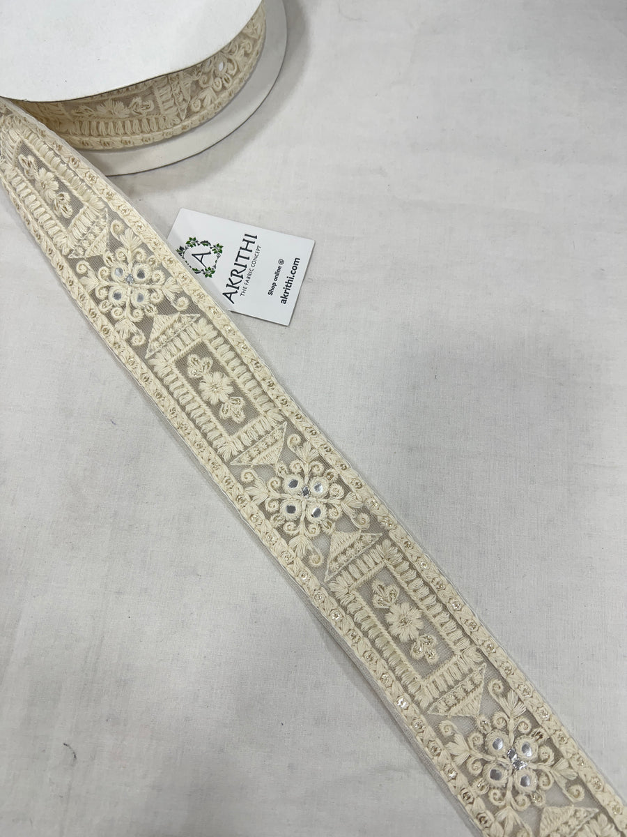 Embroidered lace 9 metres roll