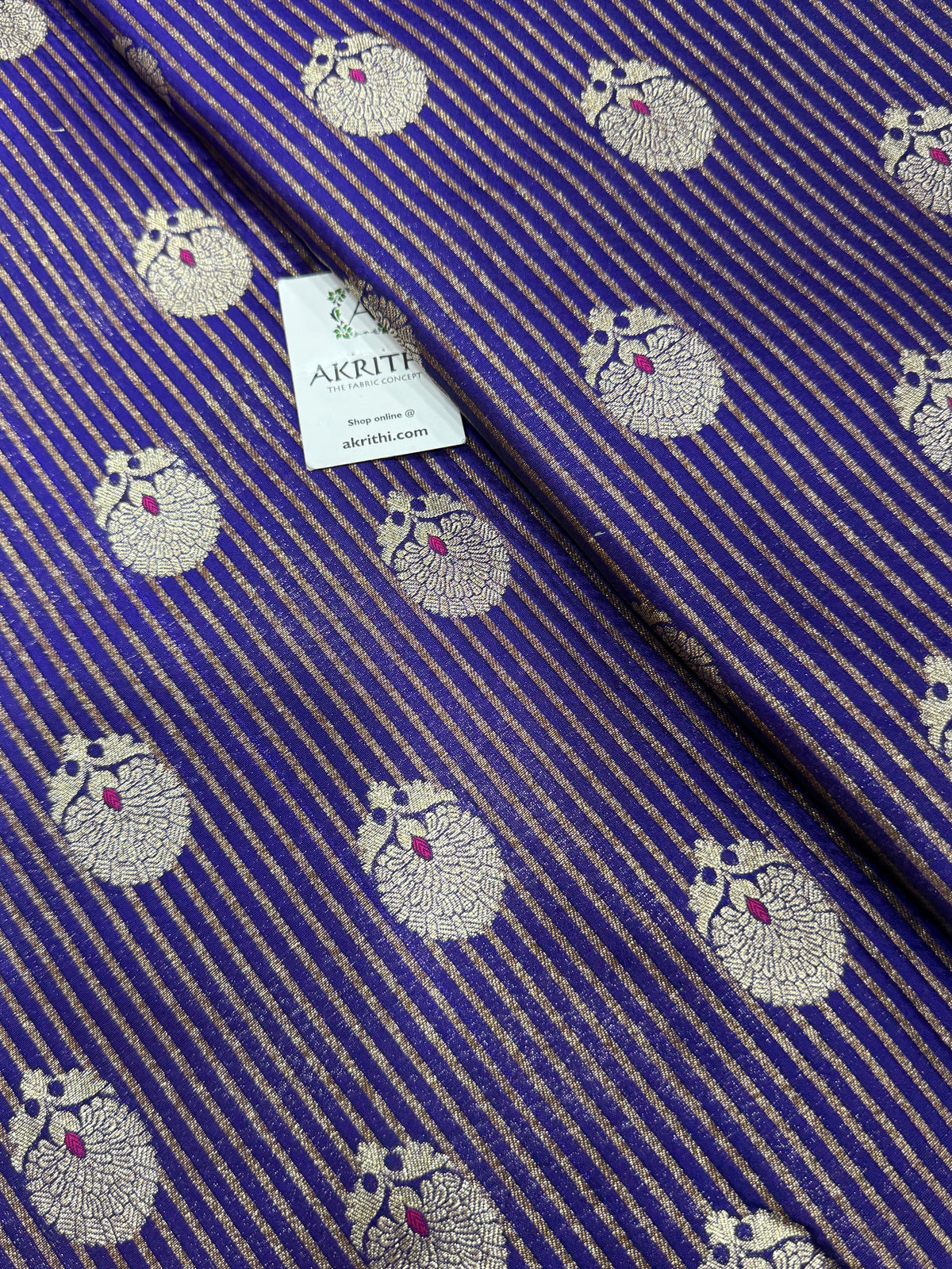 Pure Banarasi brocade with meena butti antique zari fabric