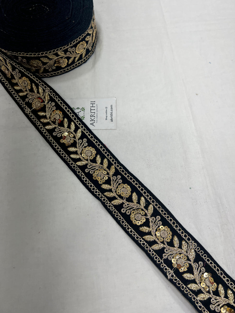 Embroidered lace 9 metres roll