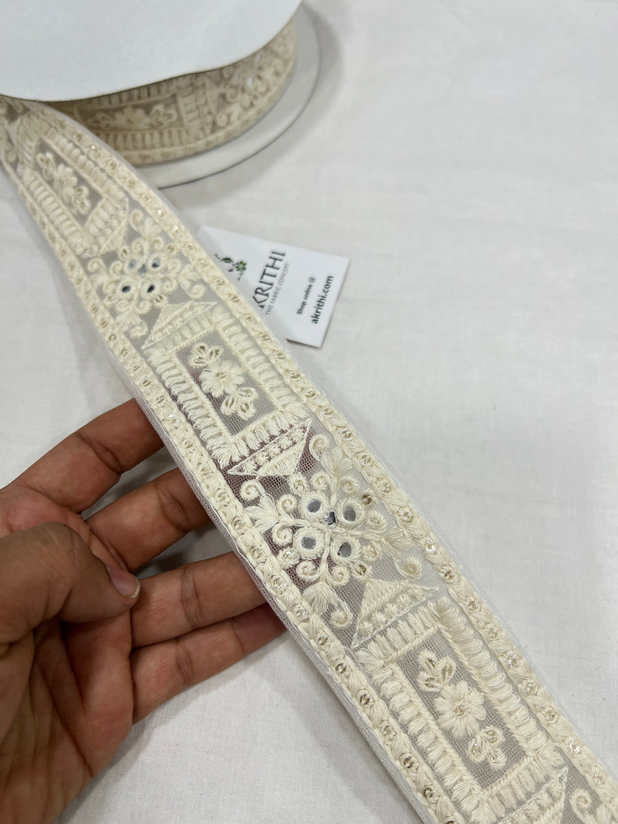 Embroidered lace 9 metres roll