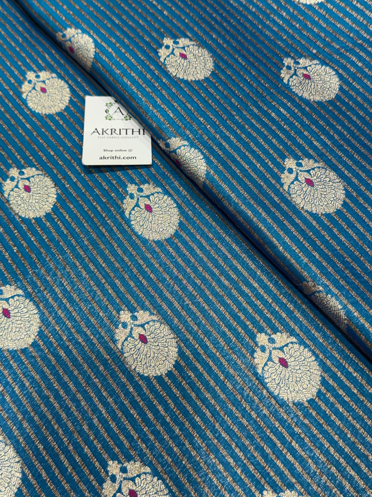 Pure Banarasi brocade with meena butti antique zari fabric