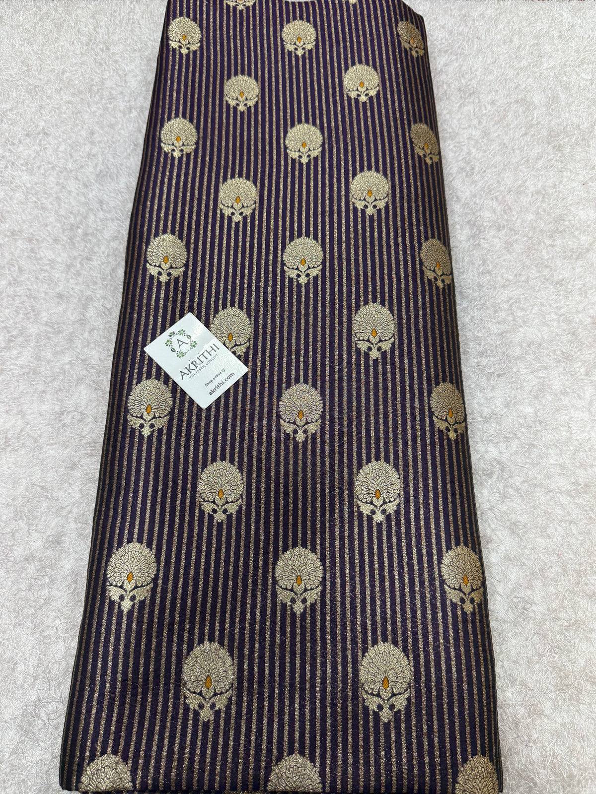 Pure Banarasi brocade with meena butti antique zari fabric